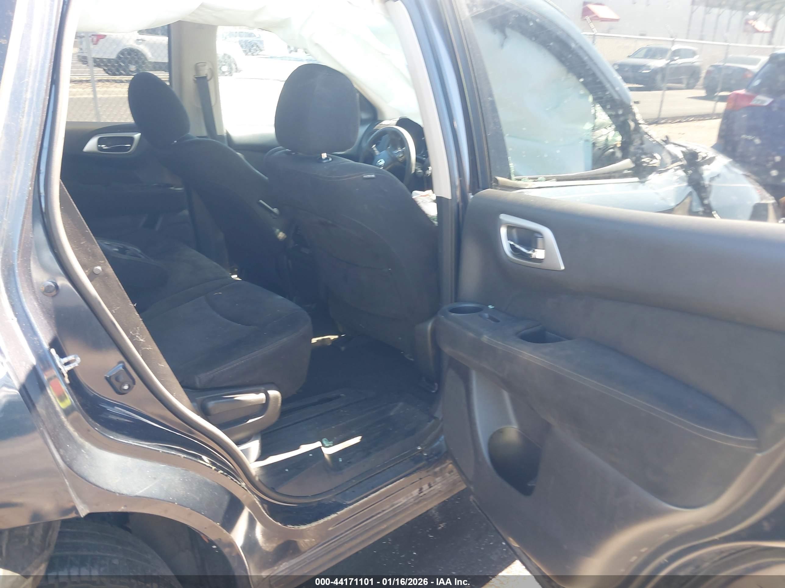NISSAN PATHFINDER image 8