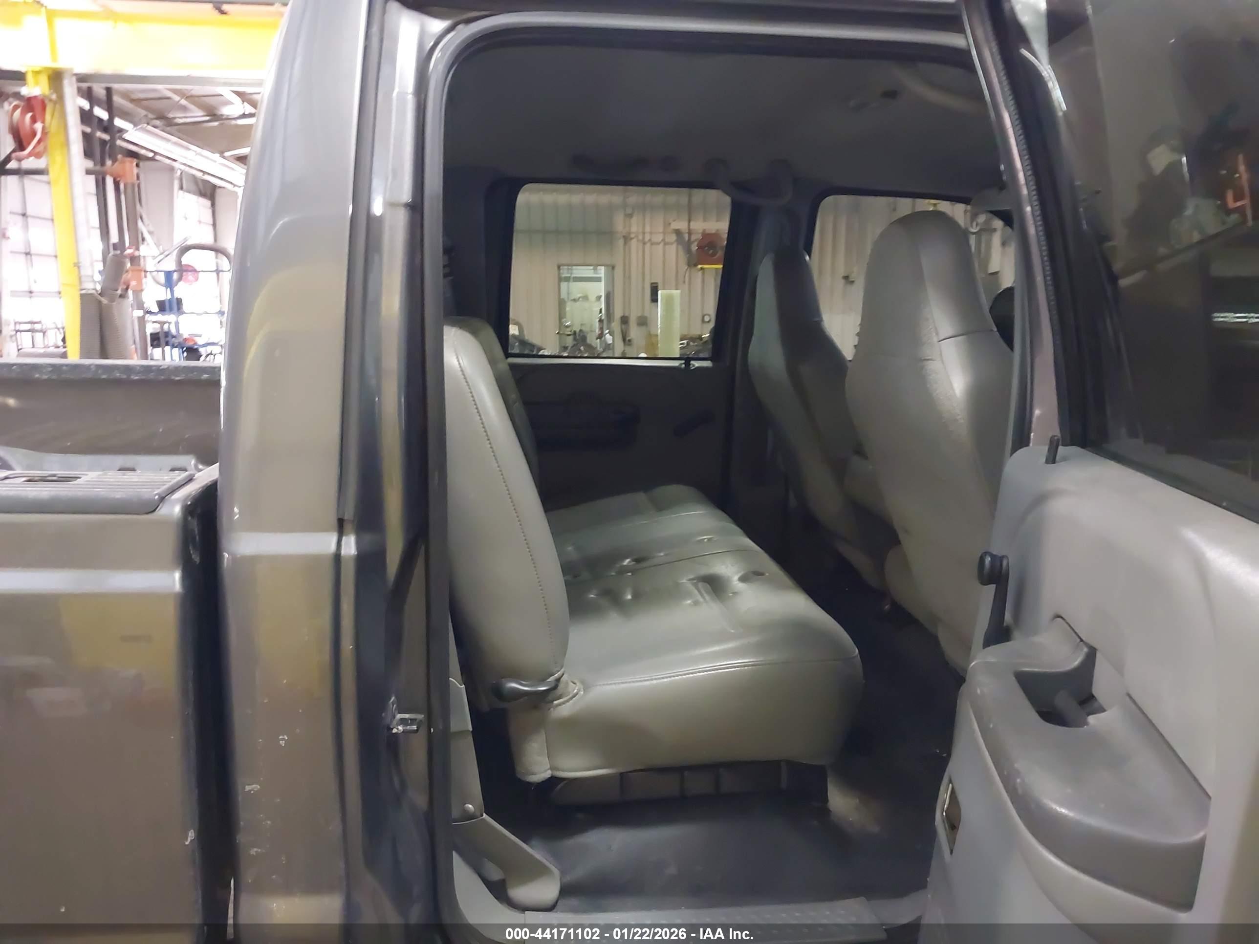 FORD F-250 image 8