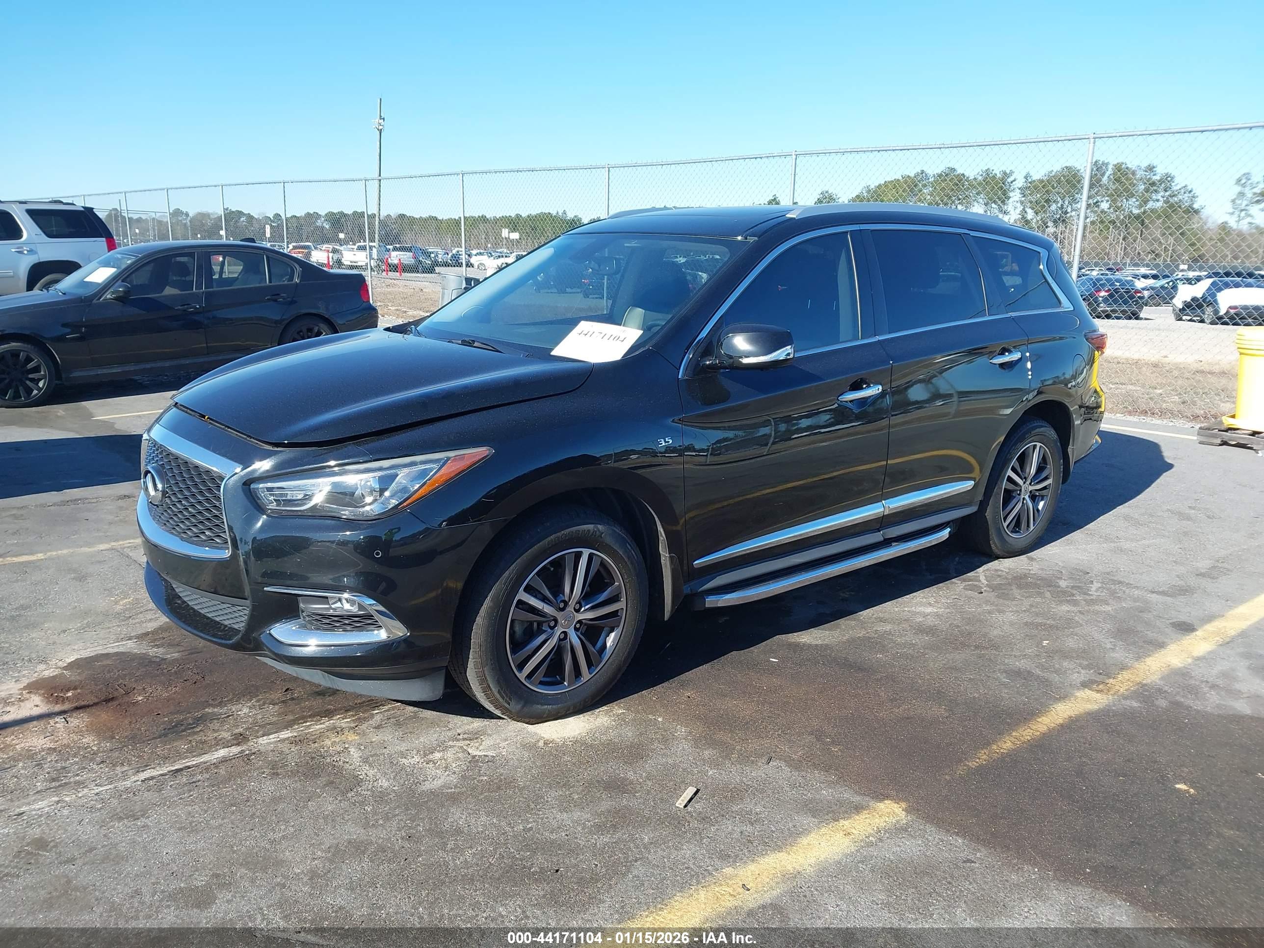 INFINITI QX60 image 2