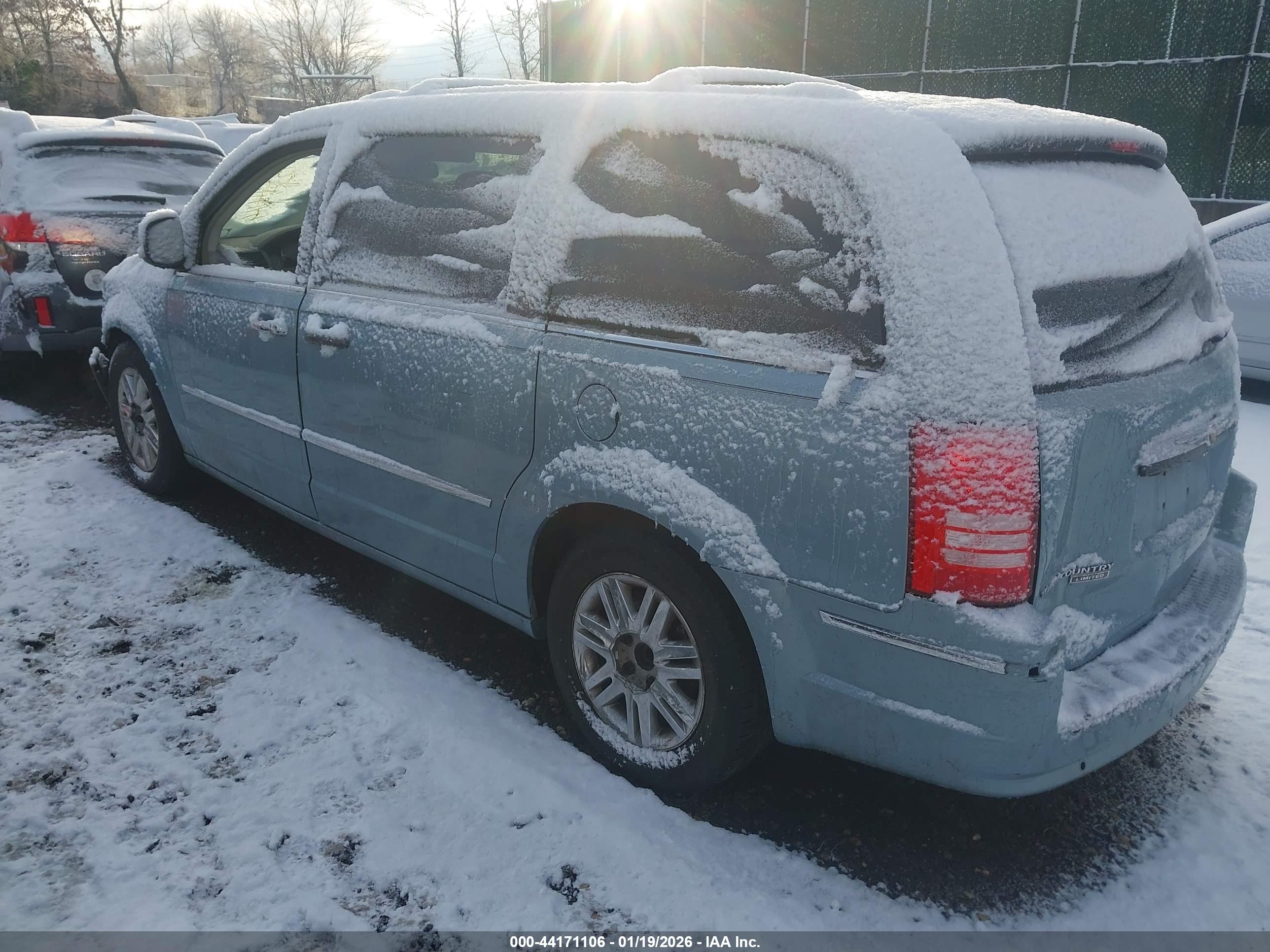CHRYSLER TOWN image 3