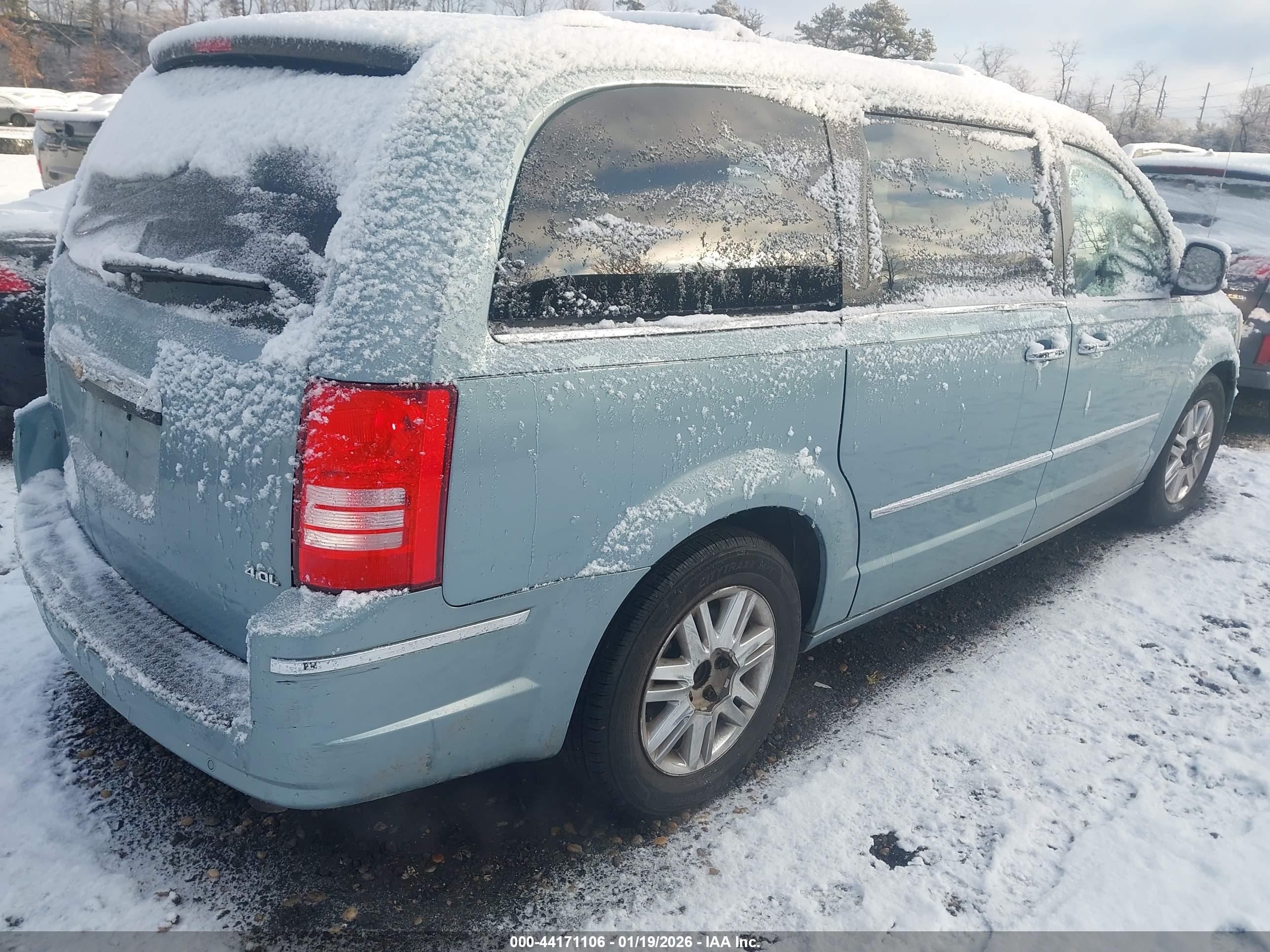 CHRYSLER TOWN image 4