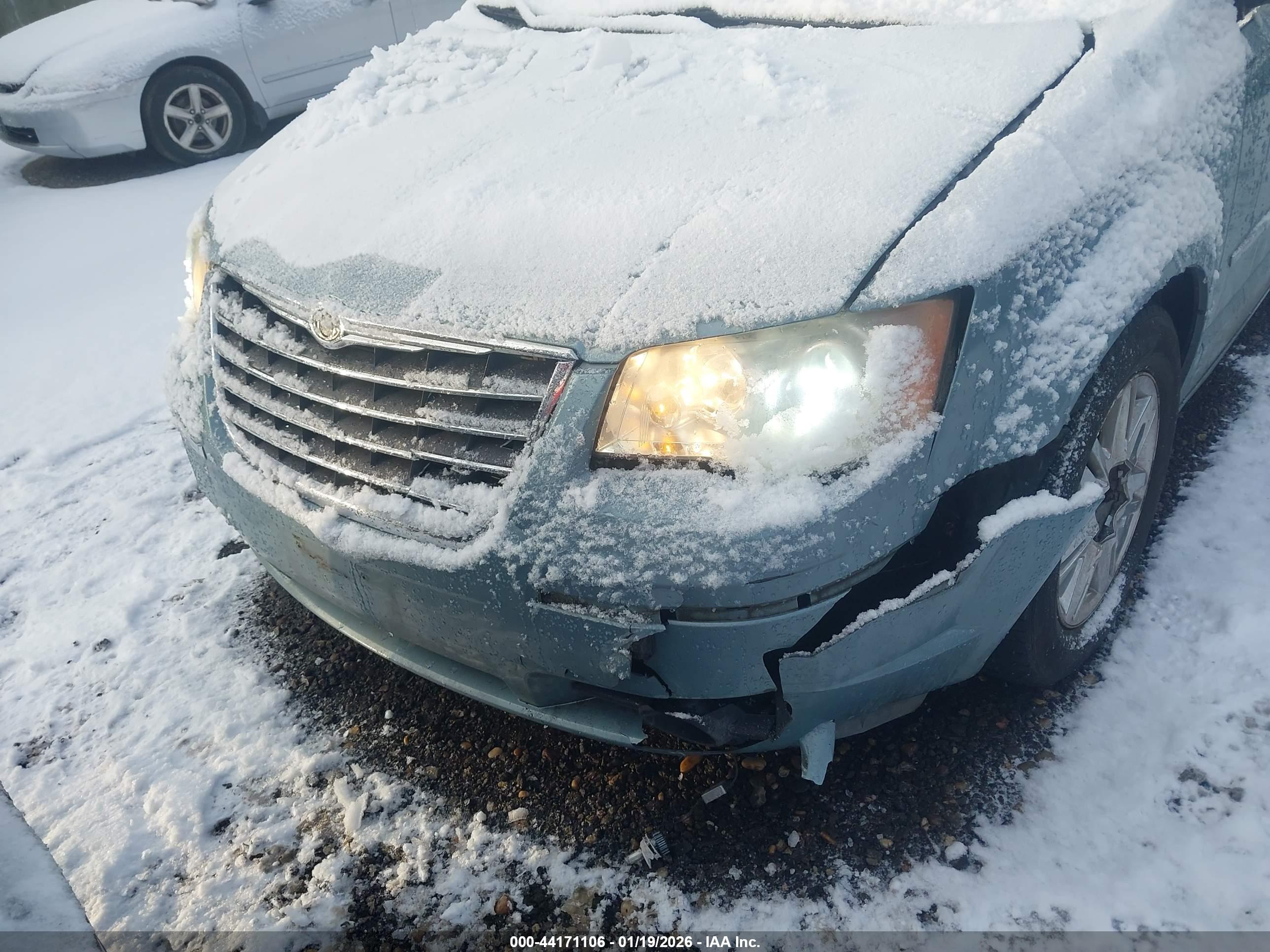 CHRYSLER TOWN image 6