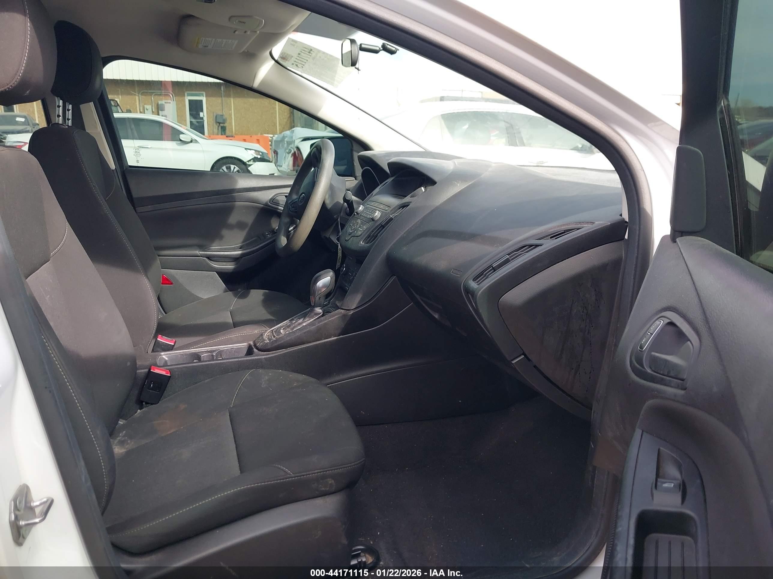 FORD FOCUS image 5