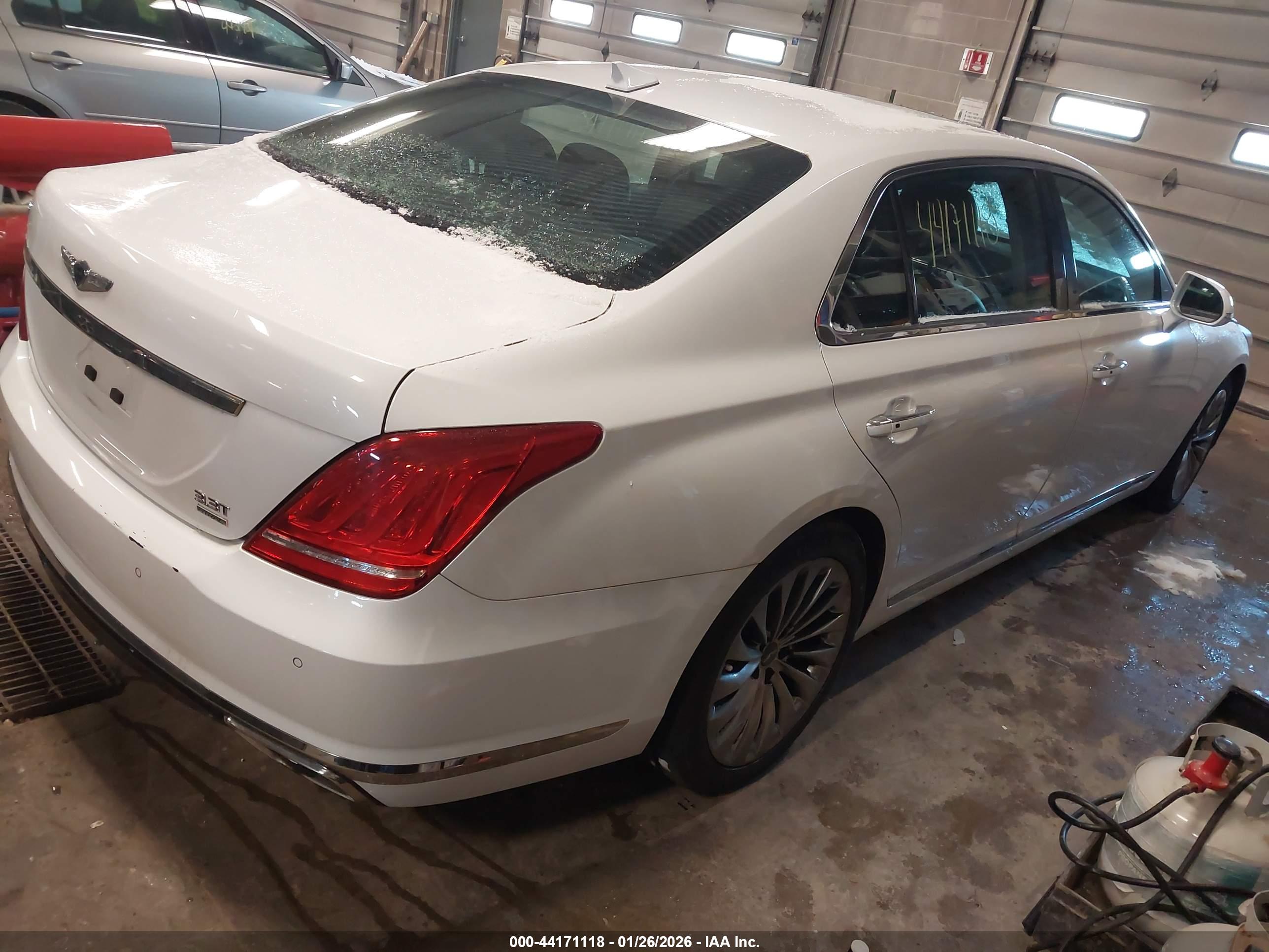 GENESIS G90 image 4