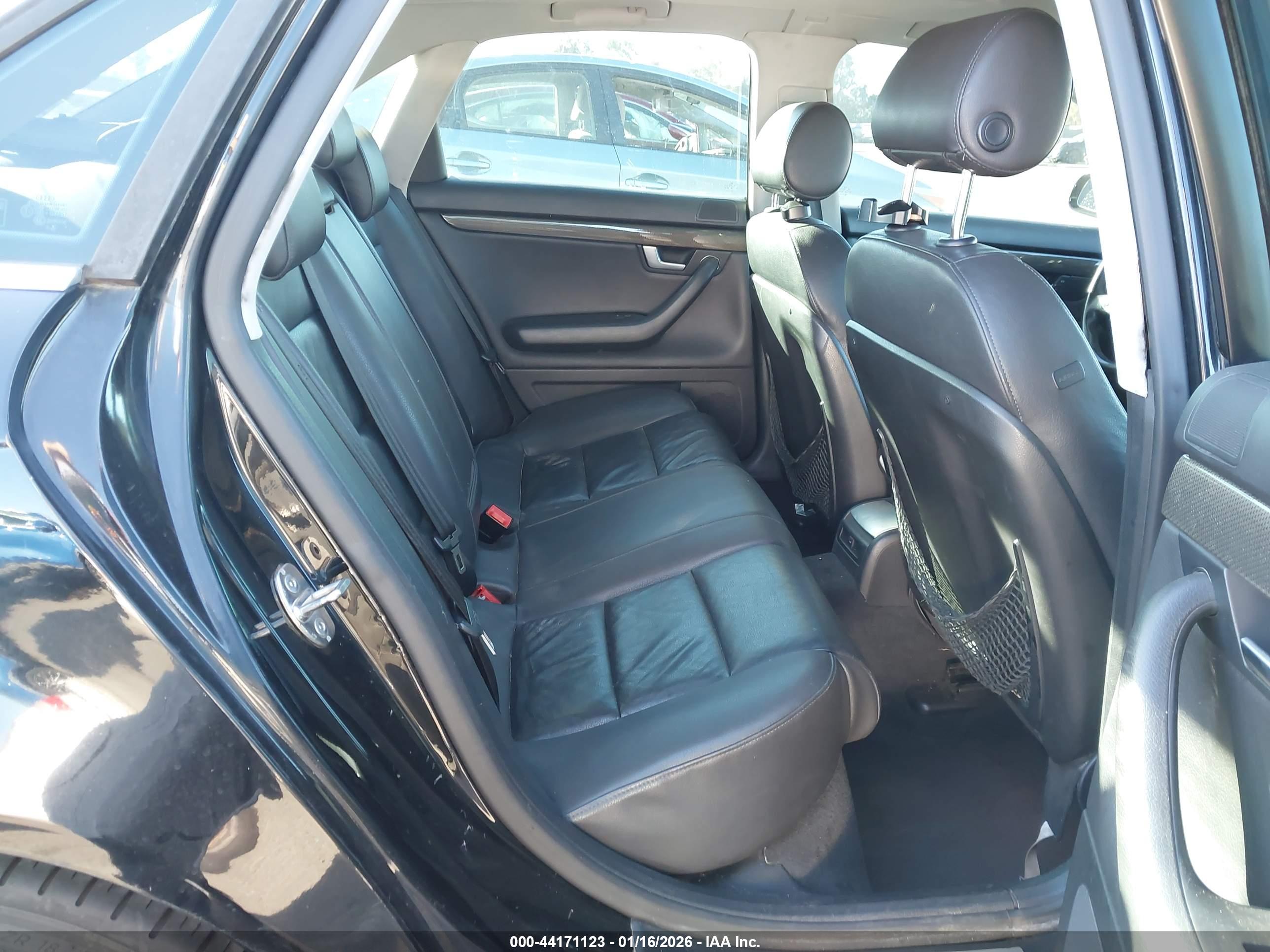 AUDI A4 image 8