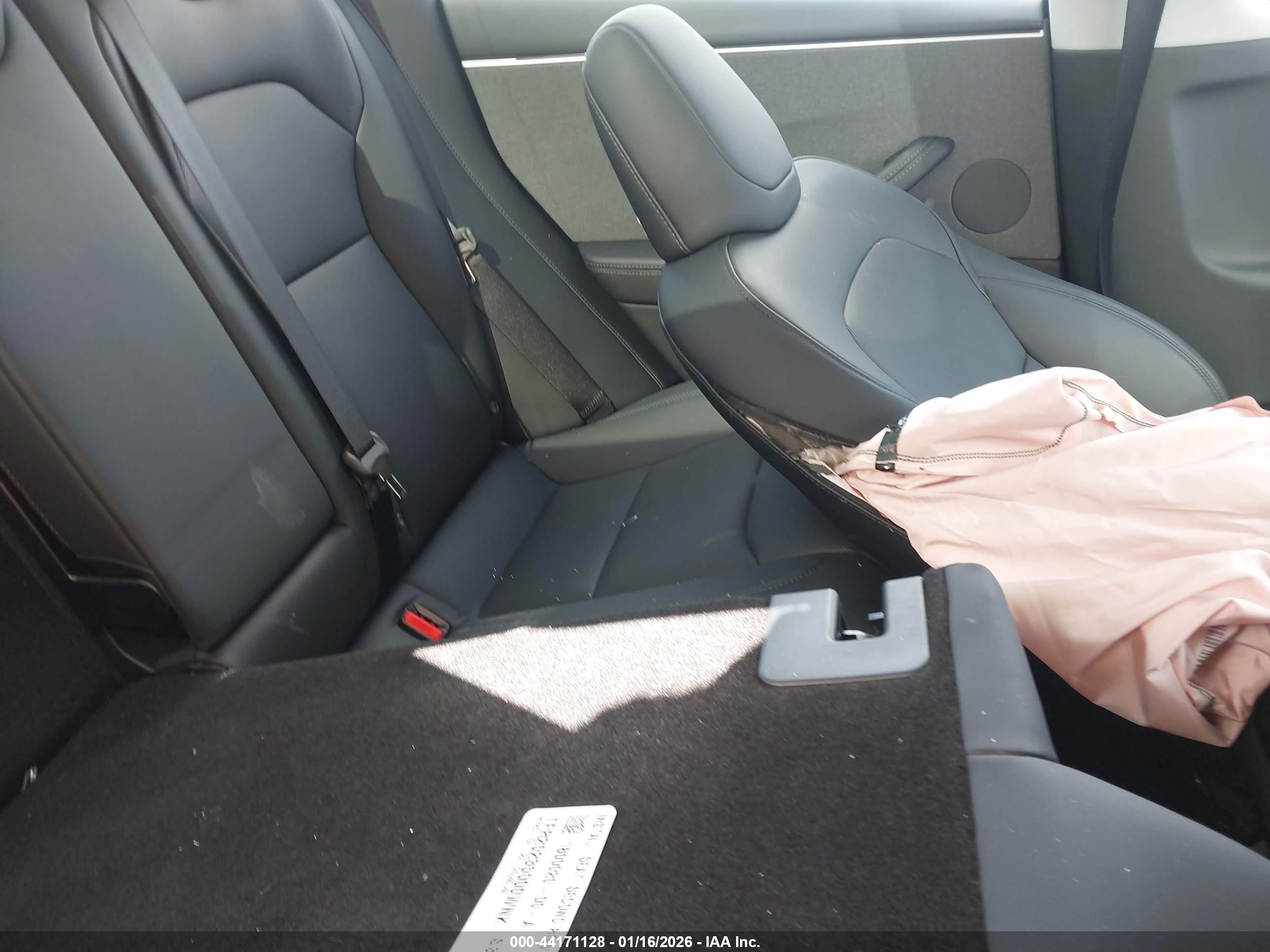 TESLA MODEL image 8