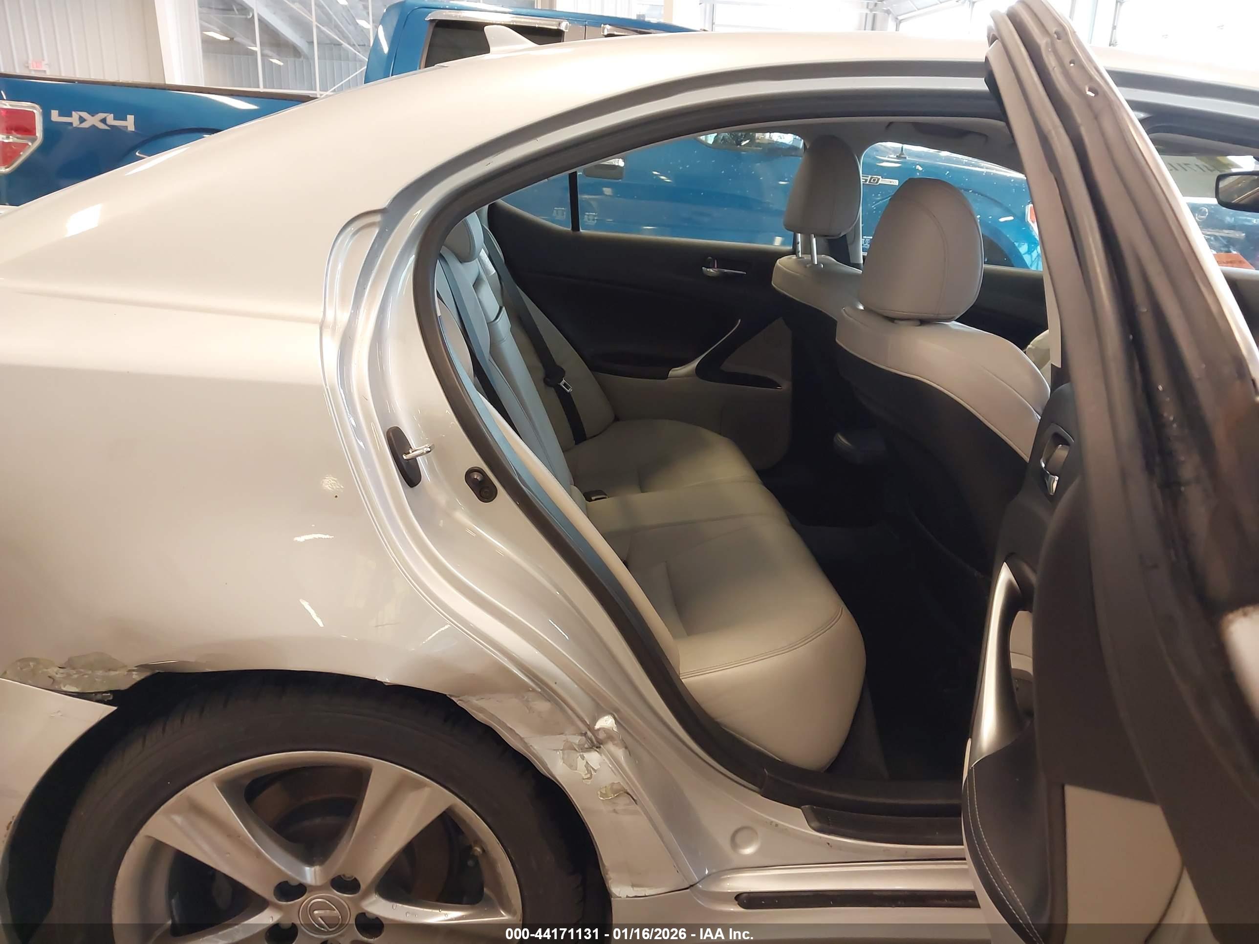 LEXUS IS image 8