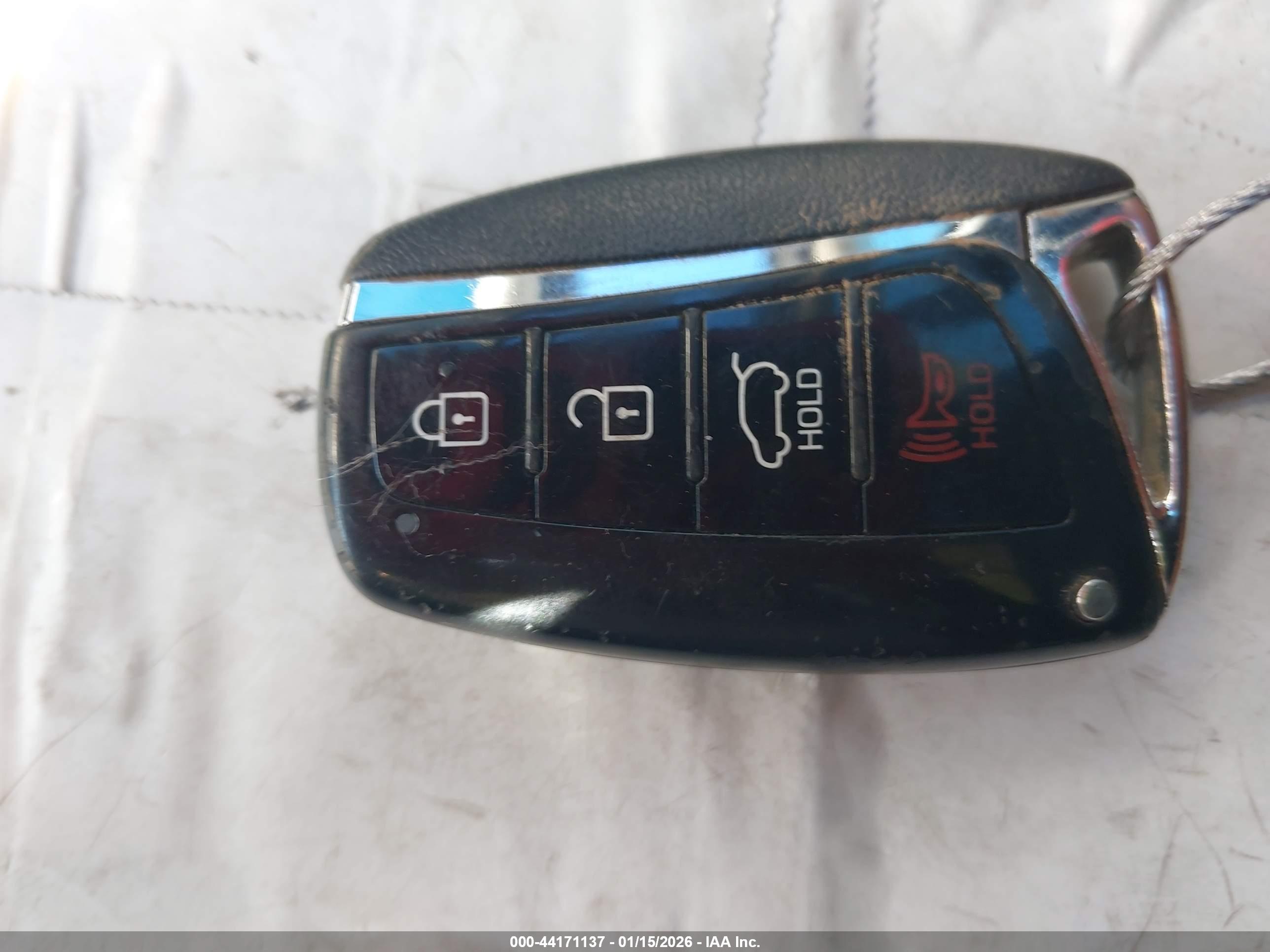 HYUNDAI SANTA image 11
