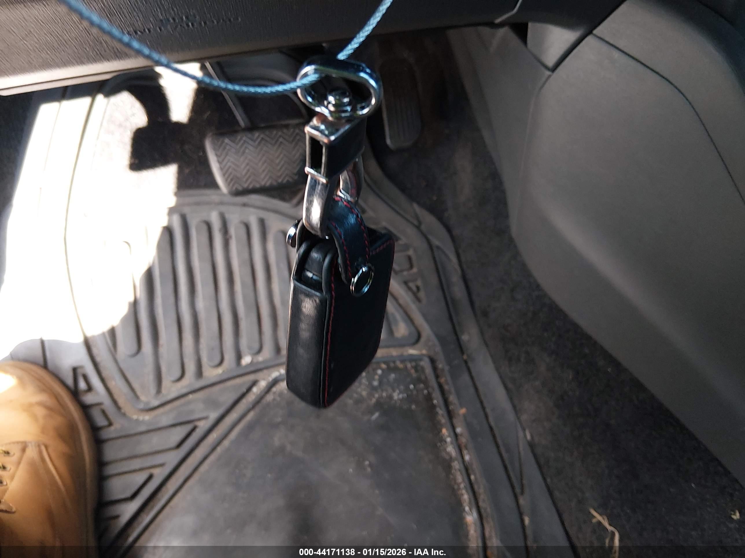 TOYOTA PRIUS image 11