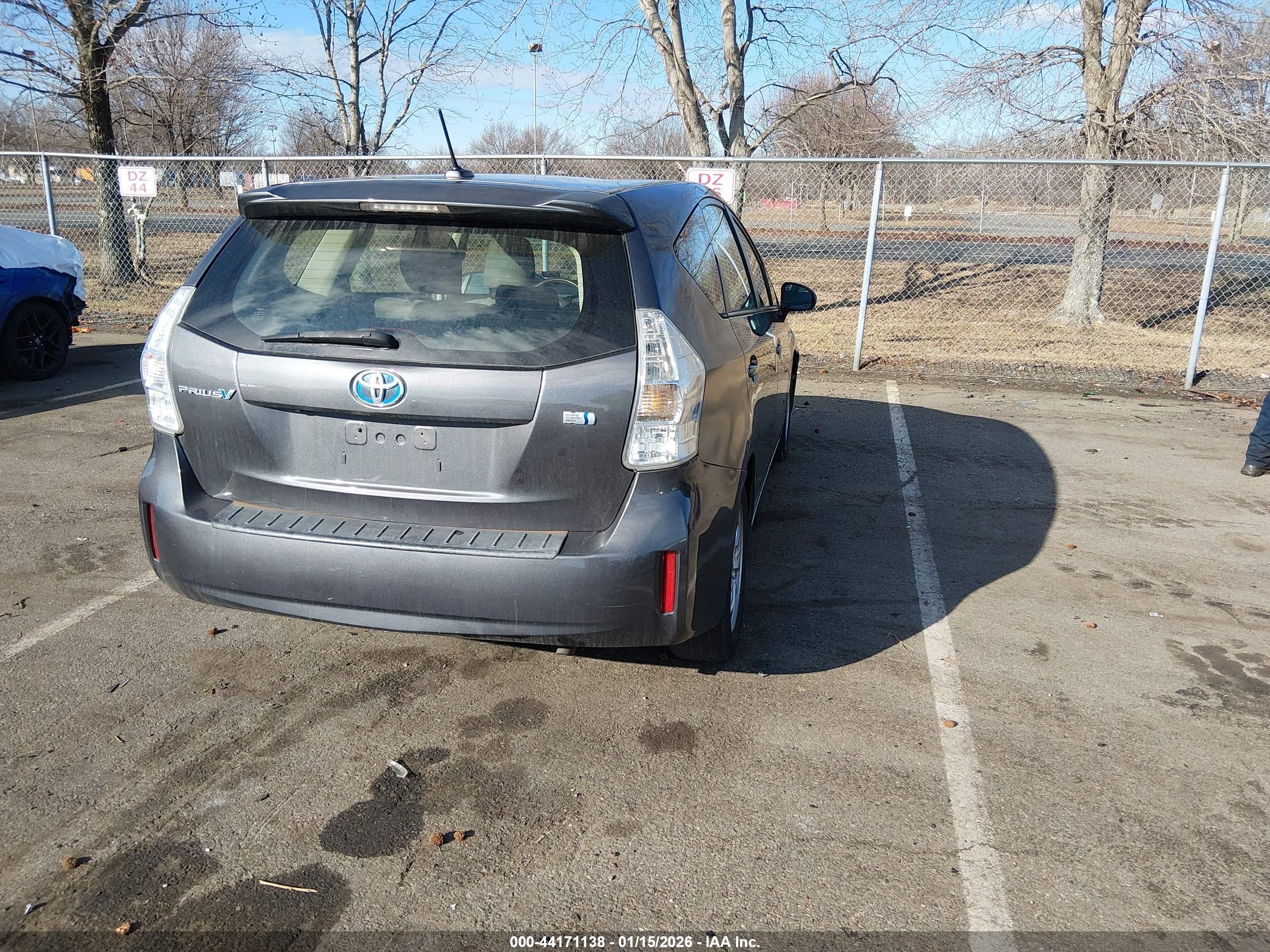 TOYOTA PRIUS image 4