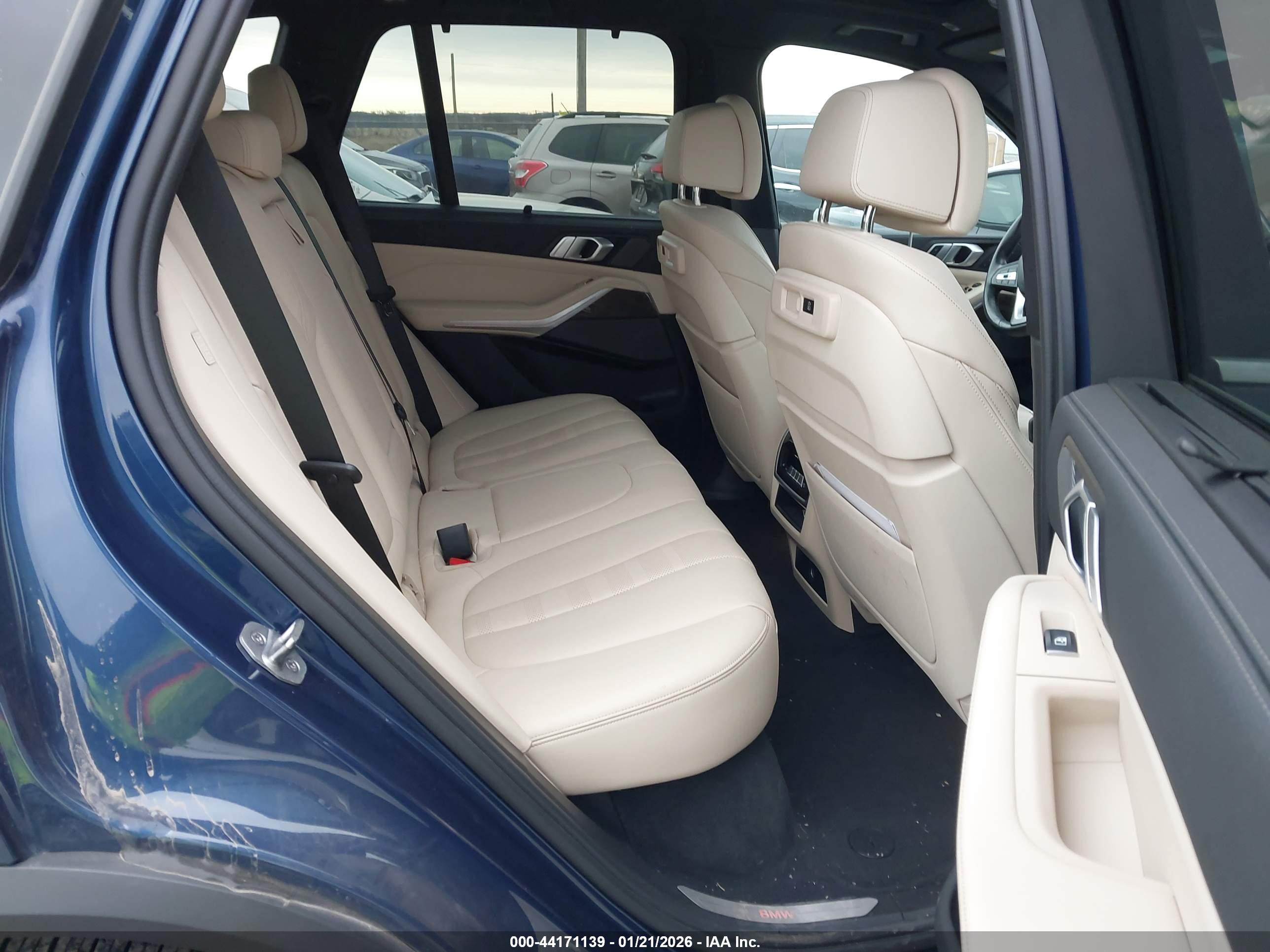 BMW X5 image 8