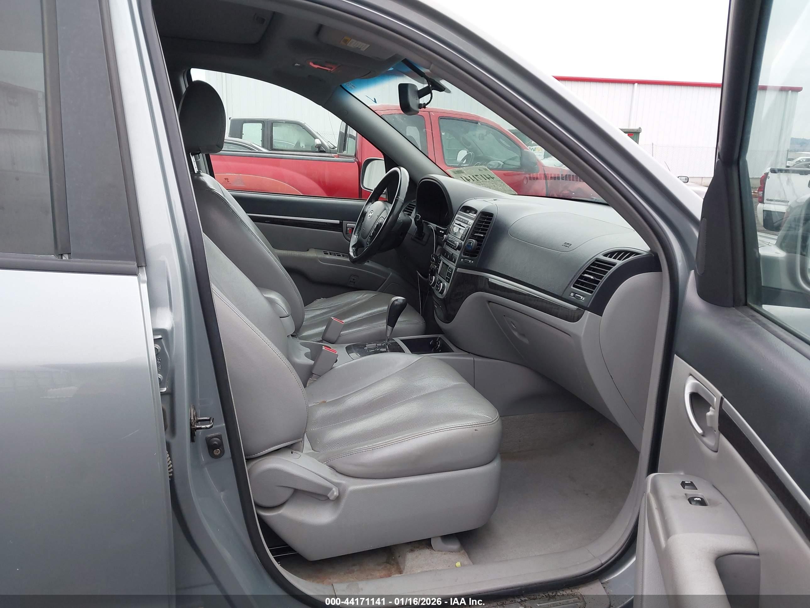 HYUNDAI SANTA image 5