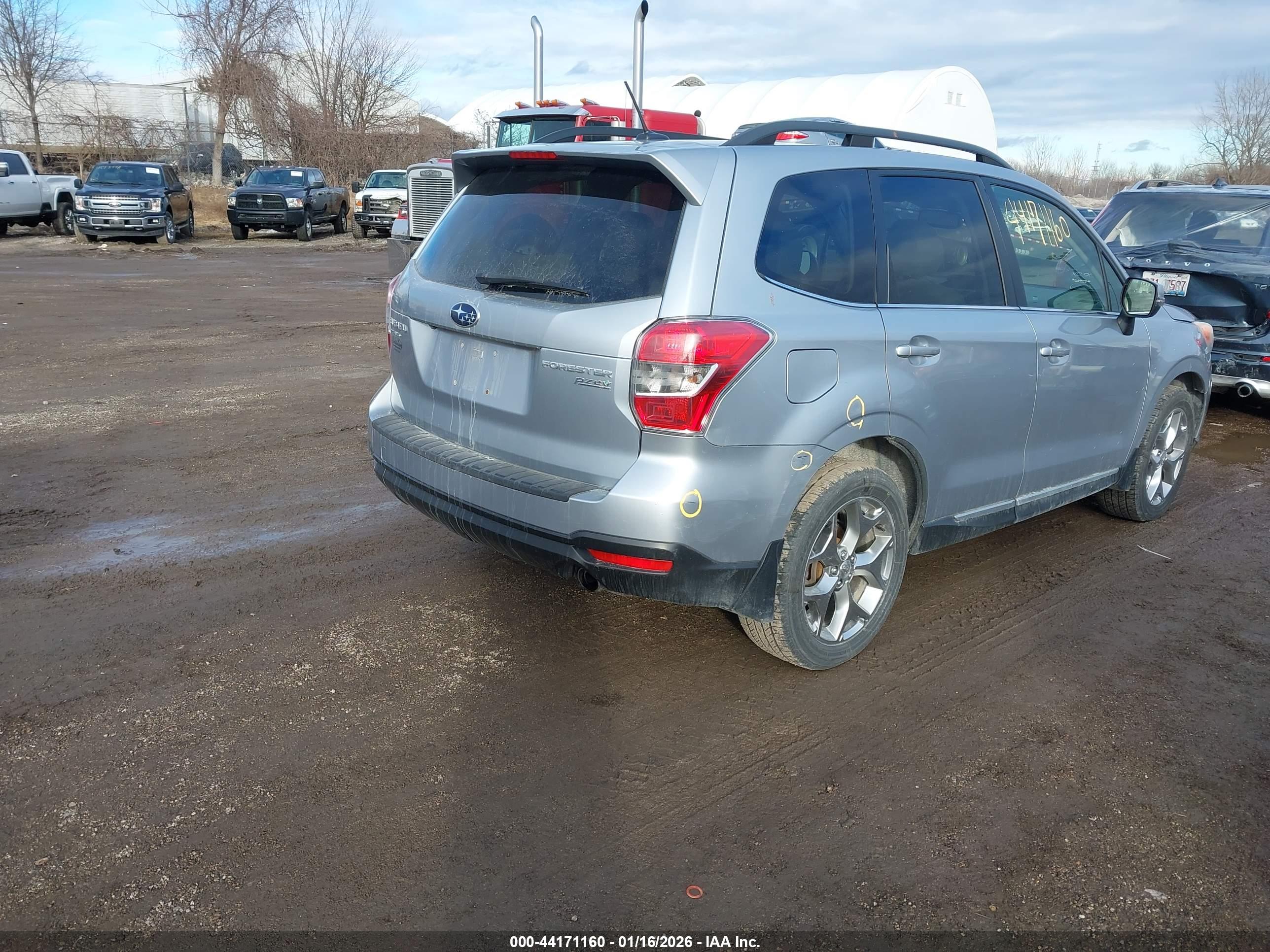 SUBARU FORESTER image 4