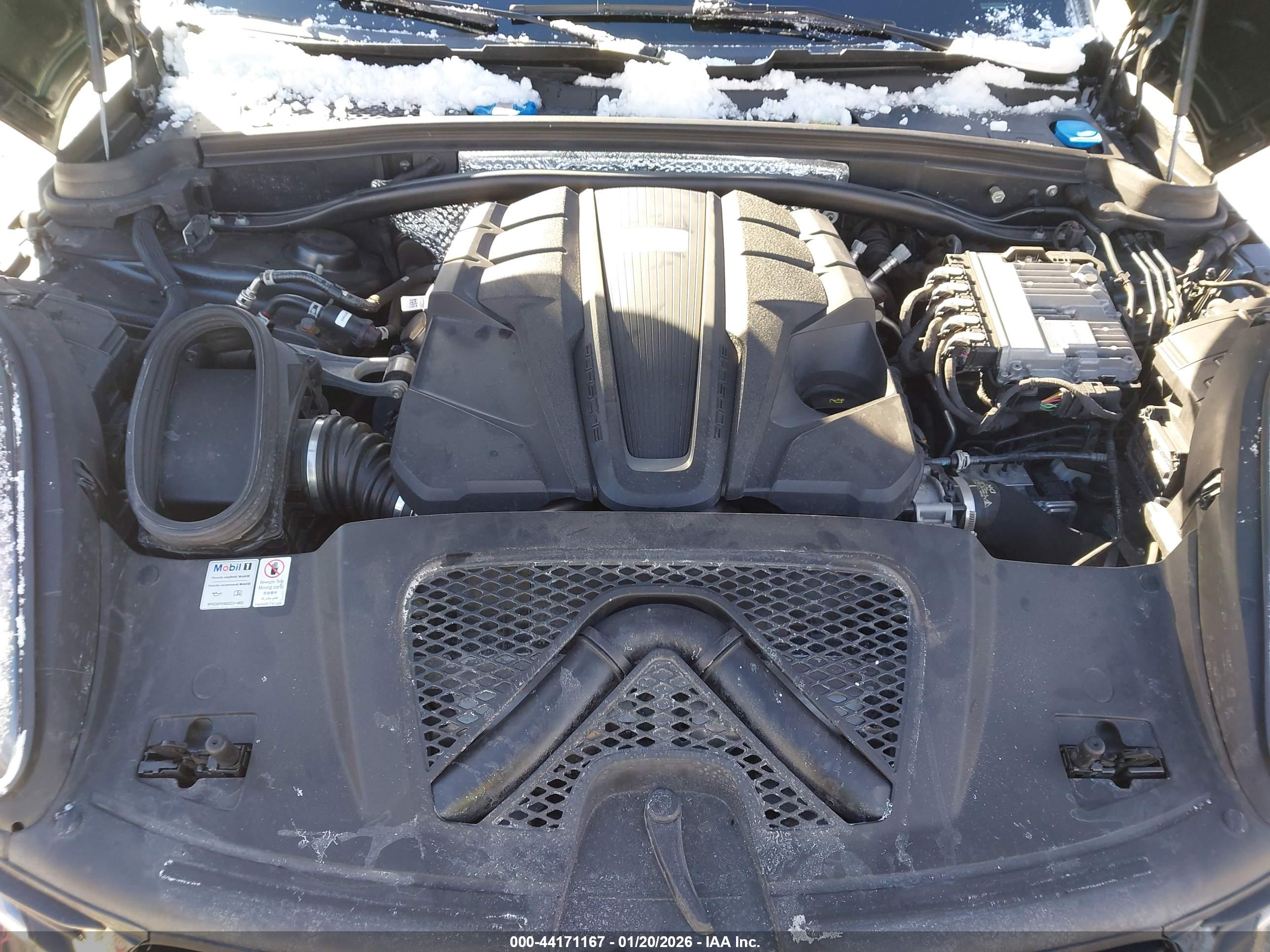 PORSCHE MACAN image 10
