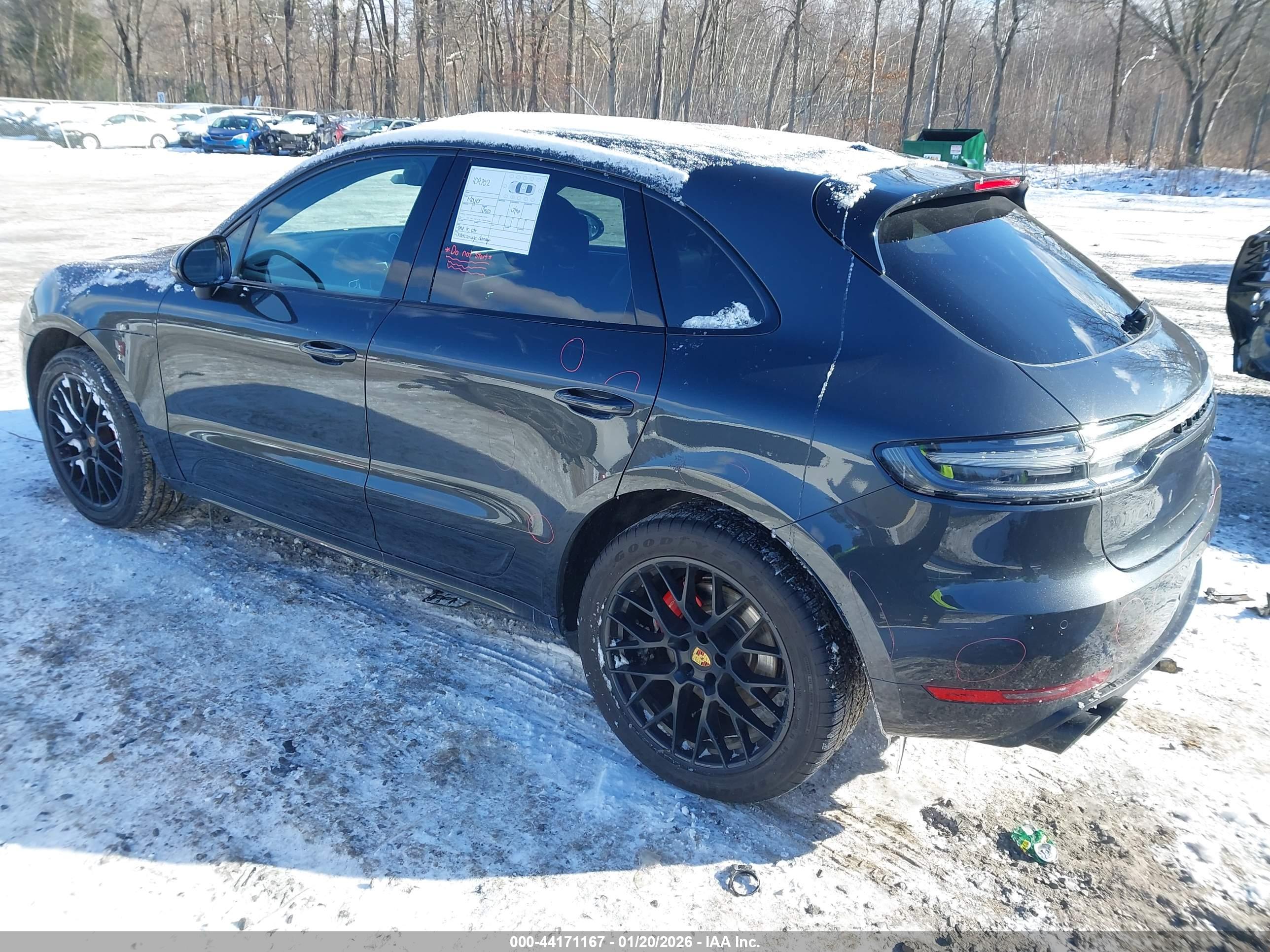 PORSCHE MACAN image 3