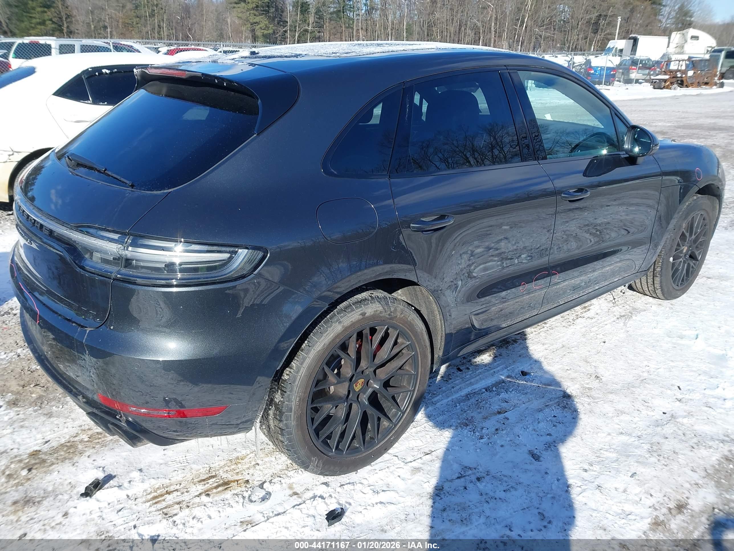 PORSCHE MACAN image 4