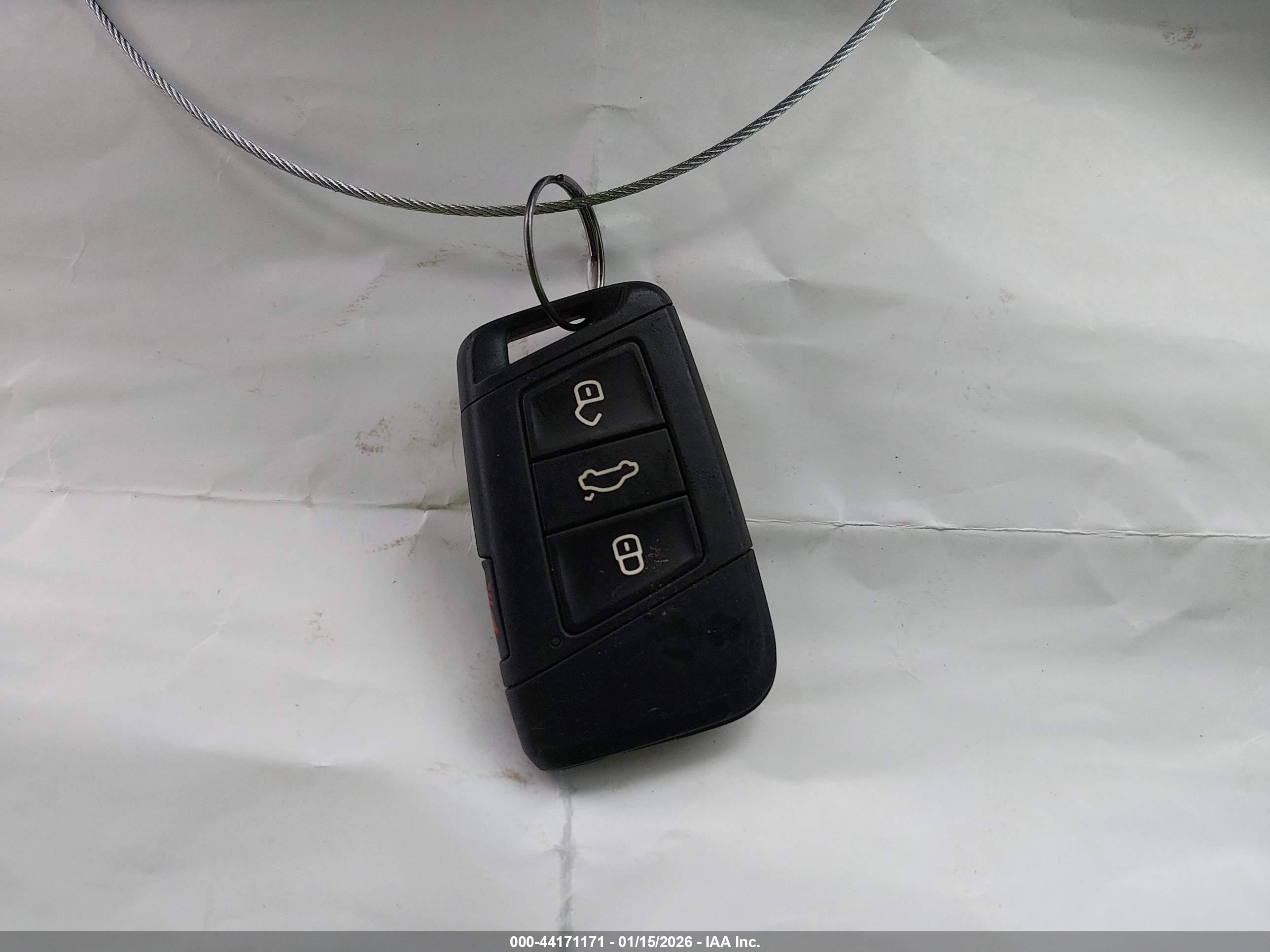 VOLKSWAGEN TAOS image 11