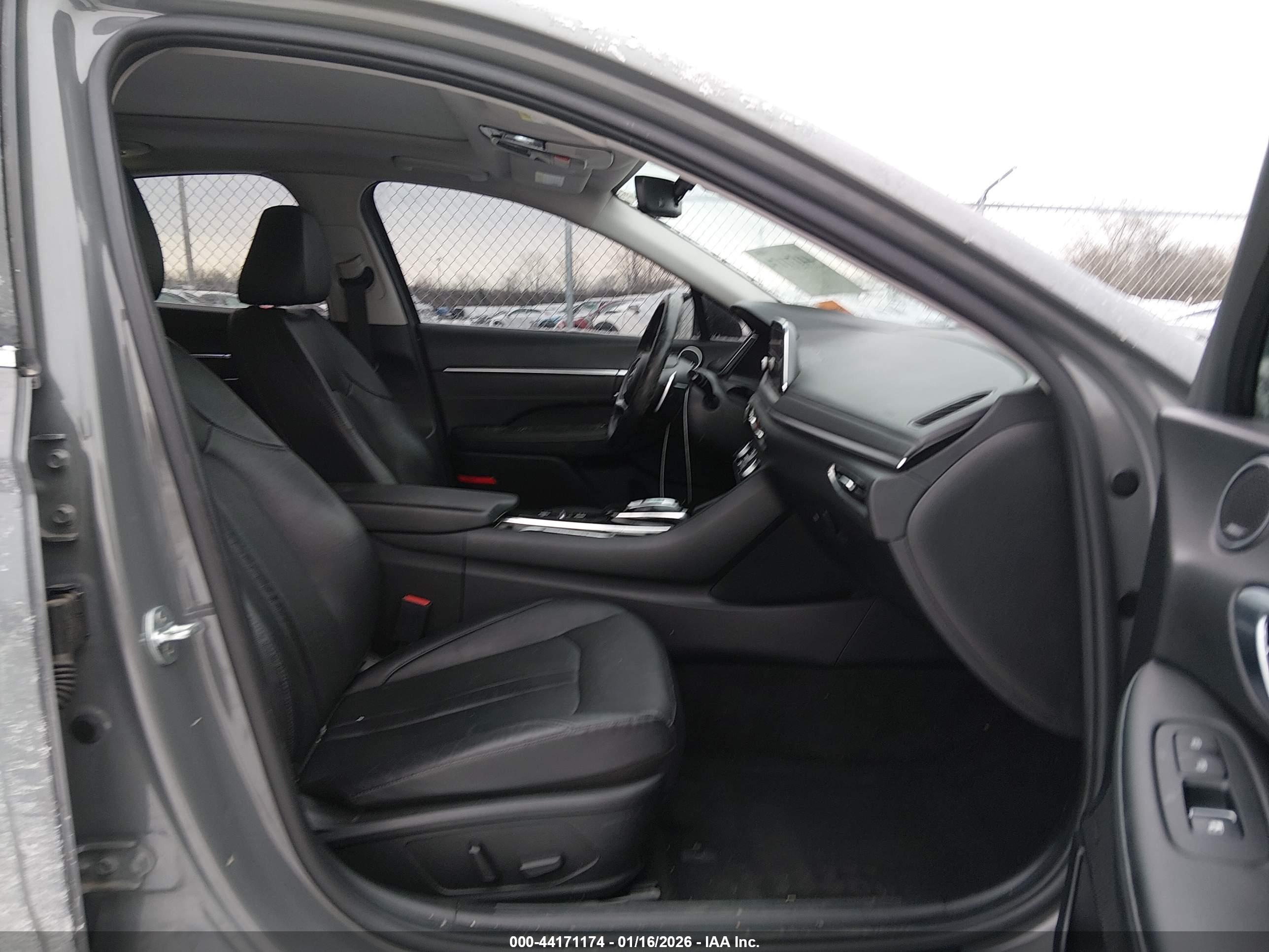 HYUNDAI SONATA image 5