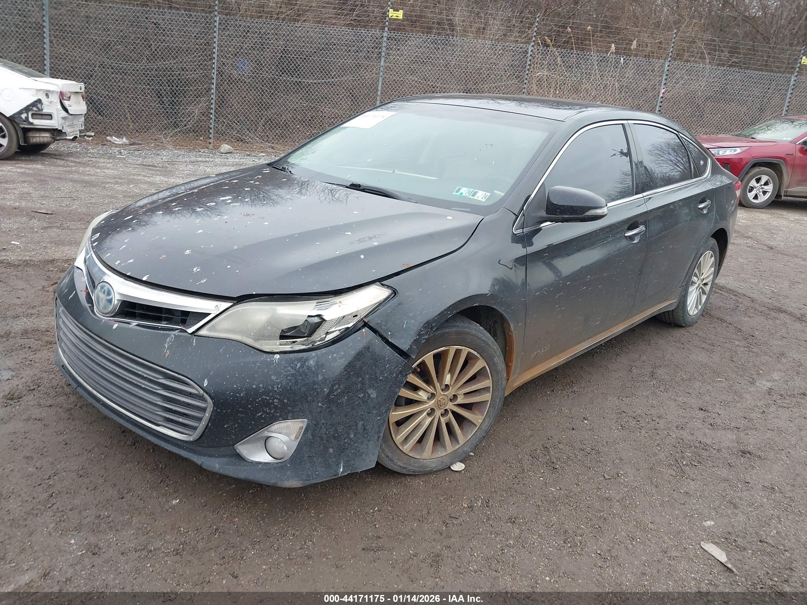 TOYOTA AVALON image 2