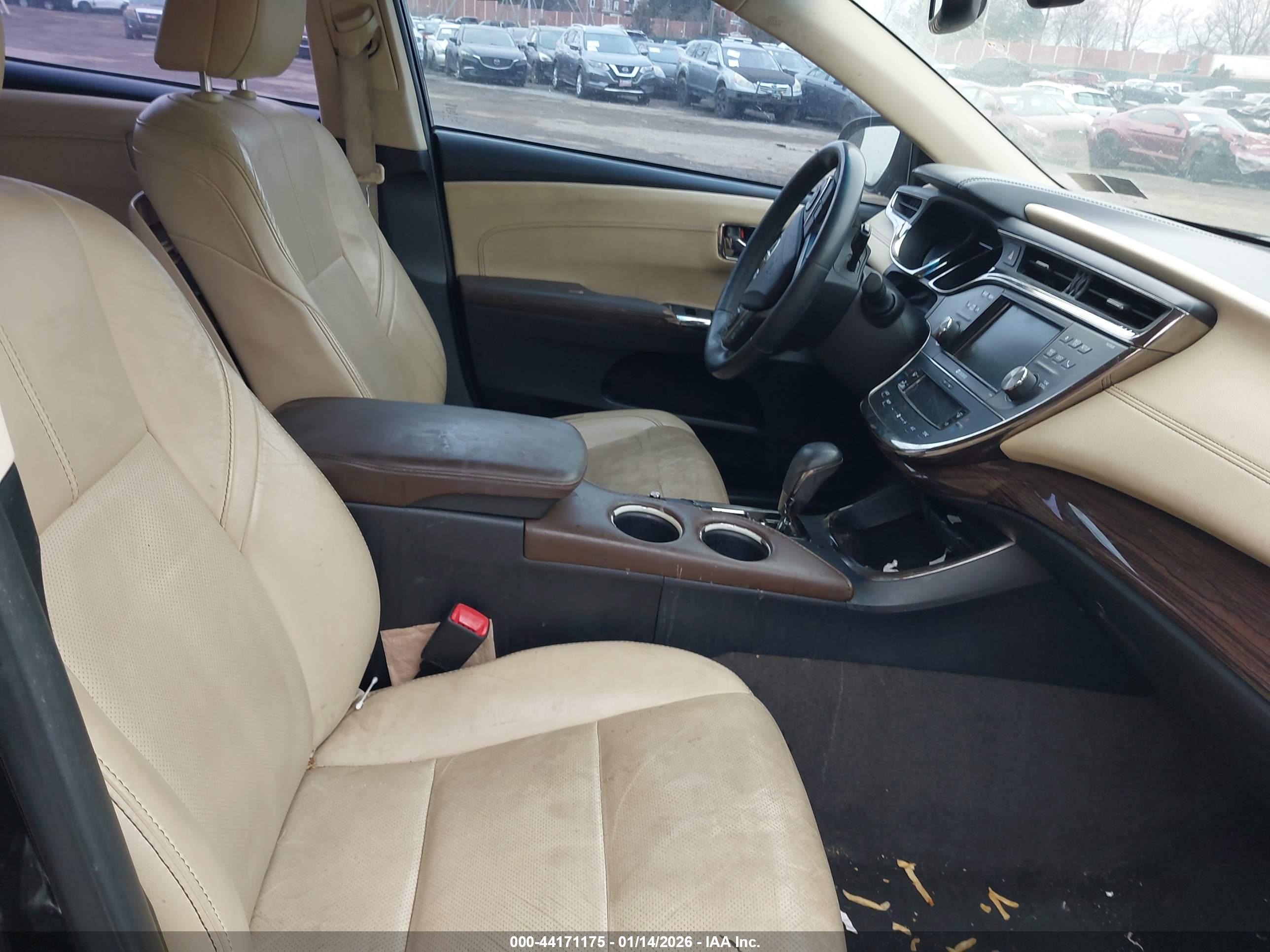 TOYOTA AVALON image 5