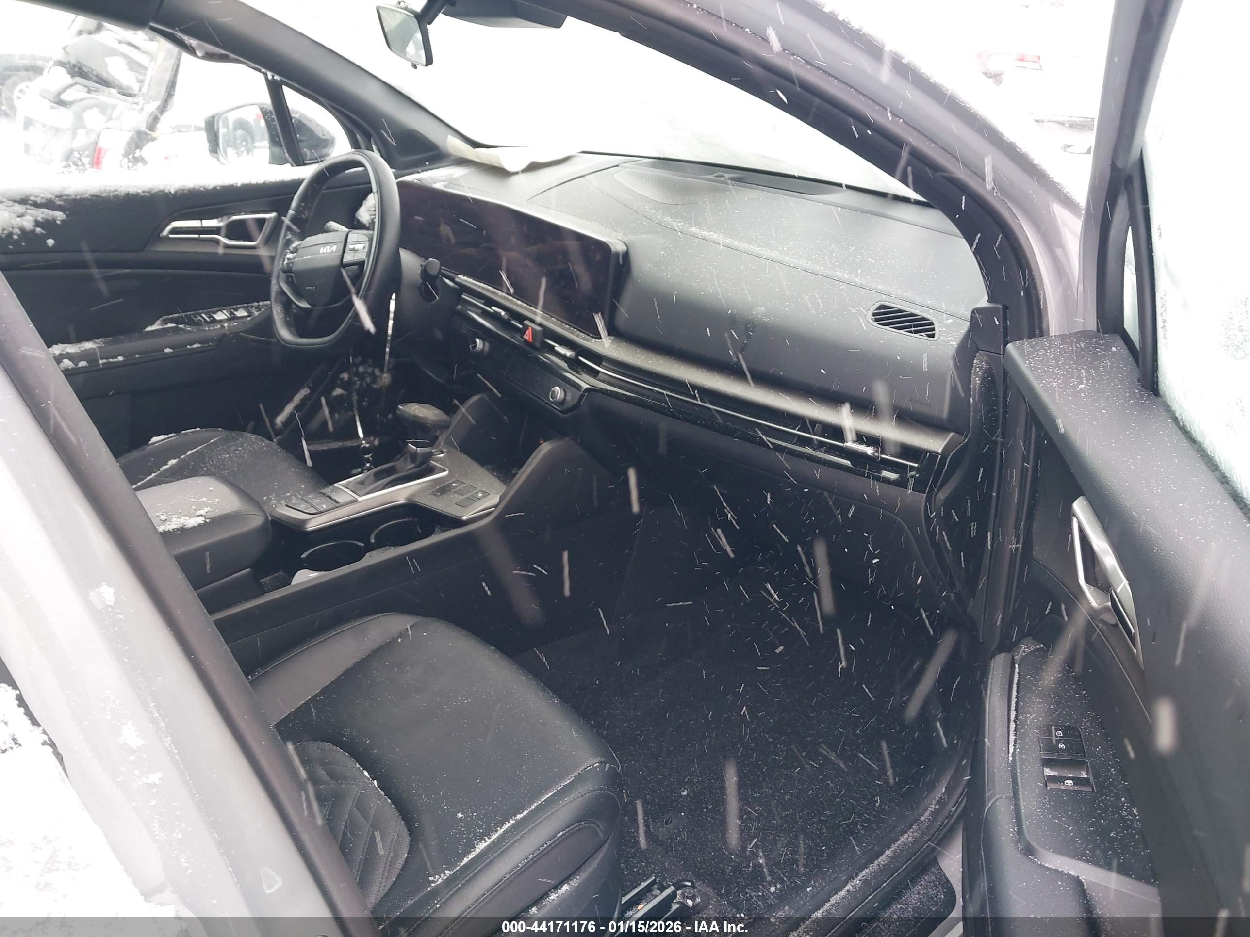 KIA SPORTAGE image 5