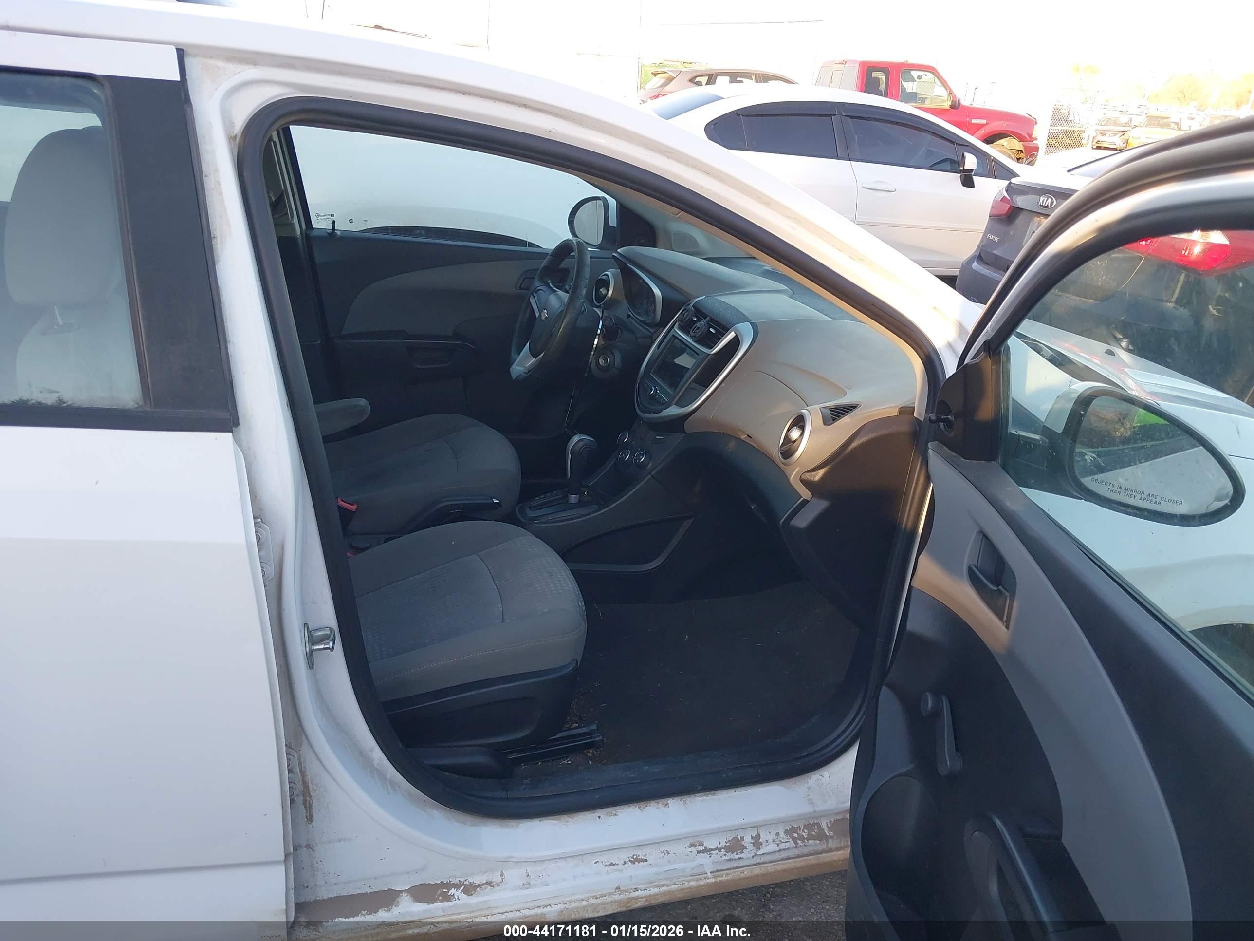 CHEVROLET SONIC image 5
