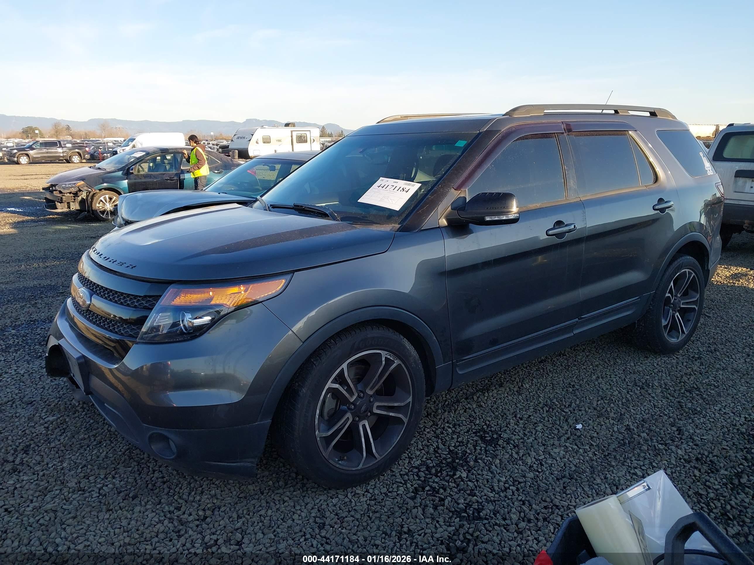 FORD EXPLORER image 2