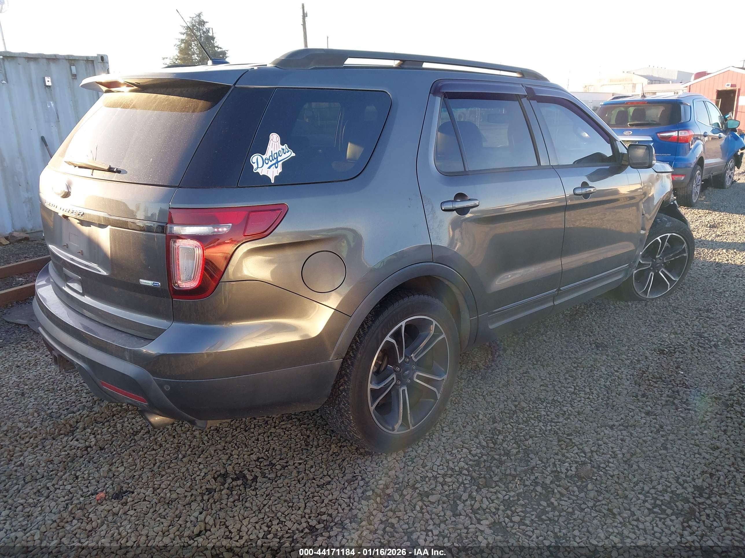 FORD EXPLORER image 4