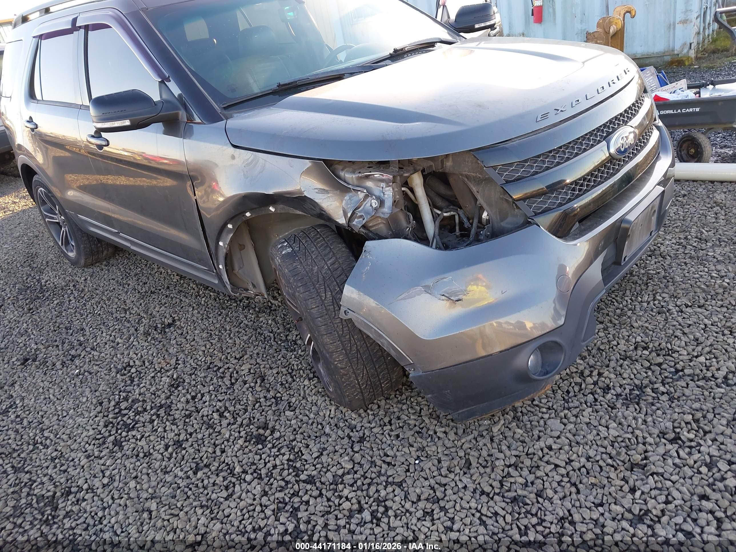 FORD EXPLORER image 6