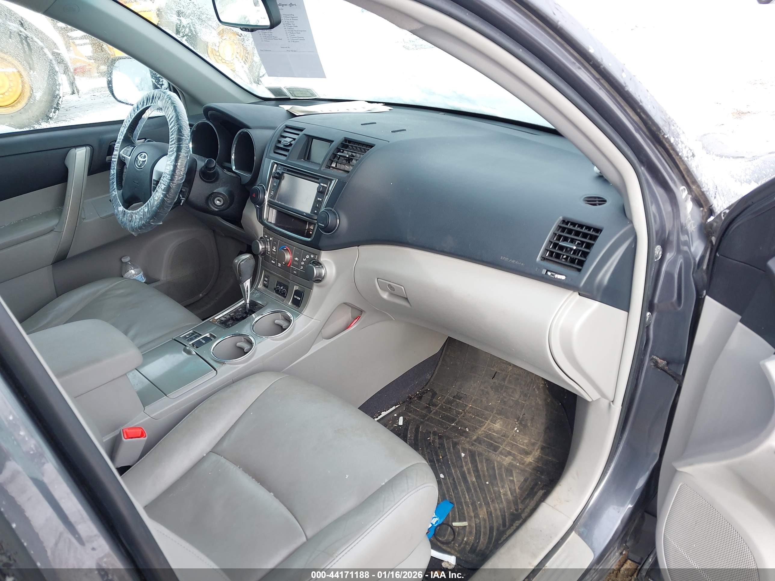TOYOTA HIGHLANDER image 5