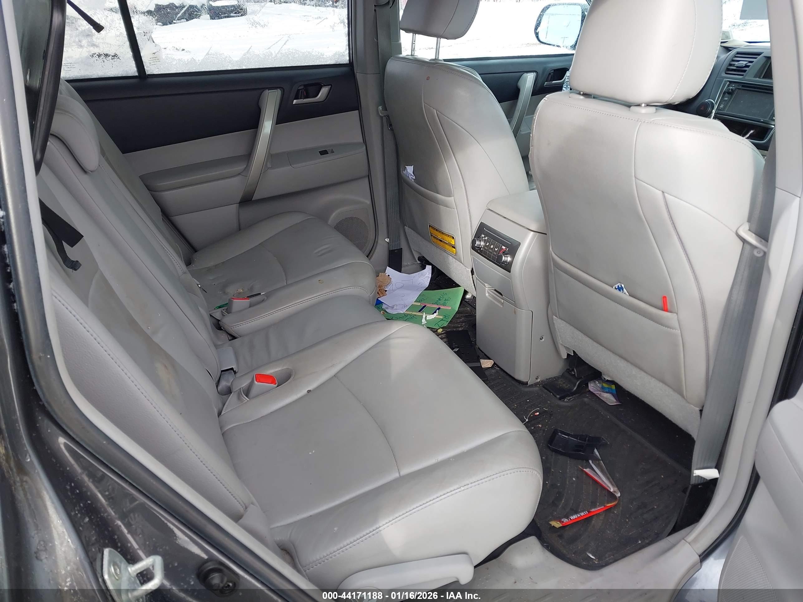 TOYOTA HIGHLANDER image 8
