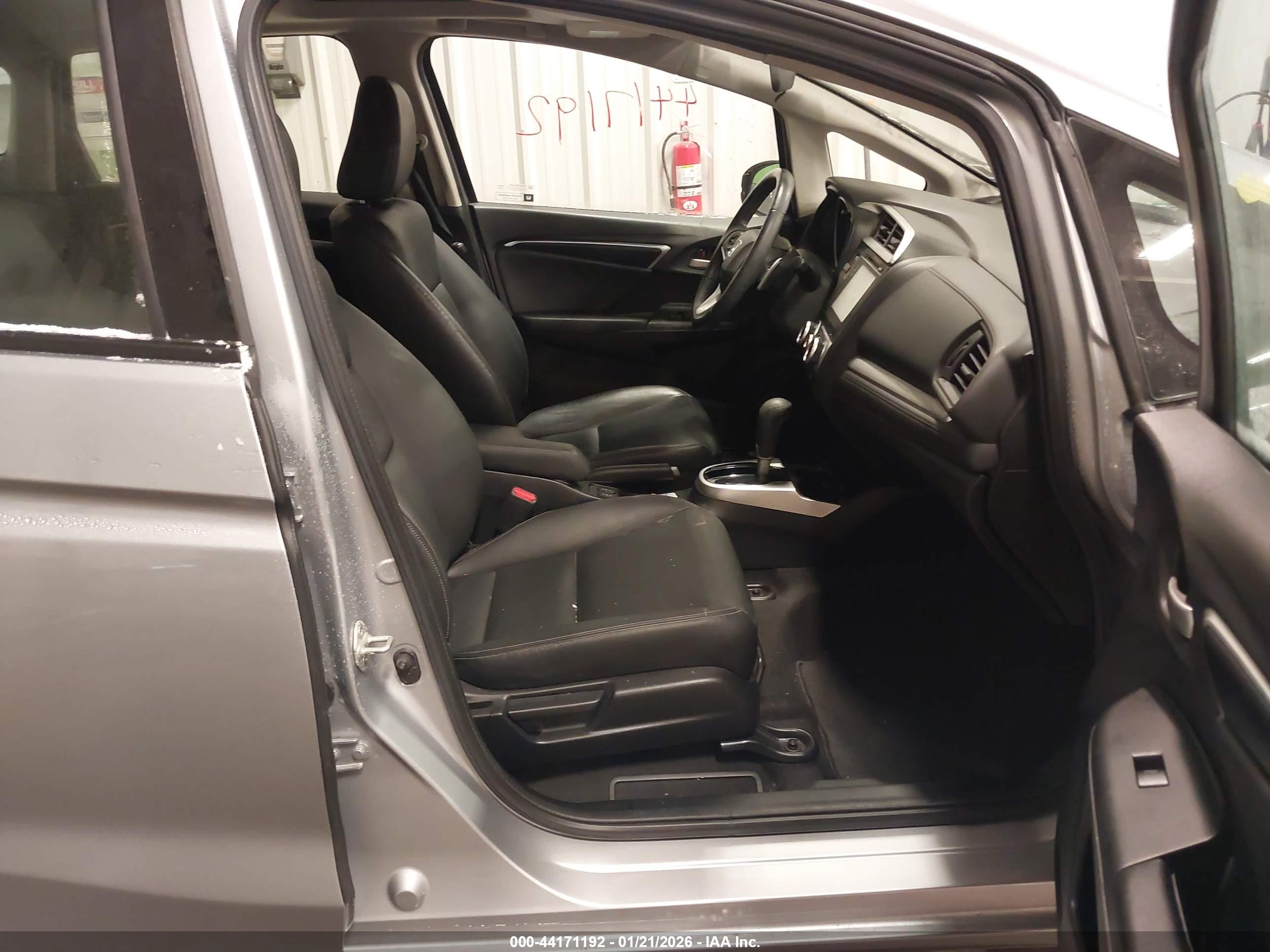 HONDA FIT image 5