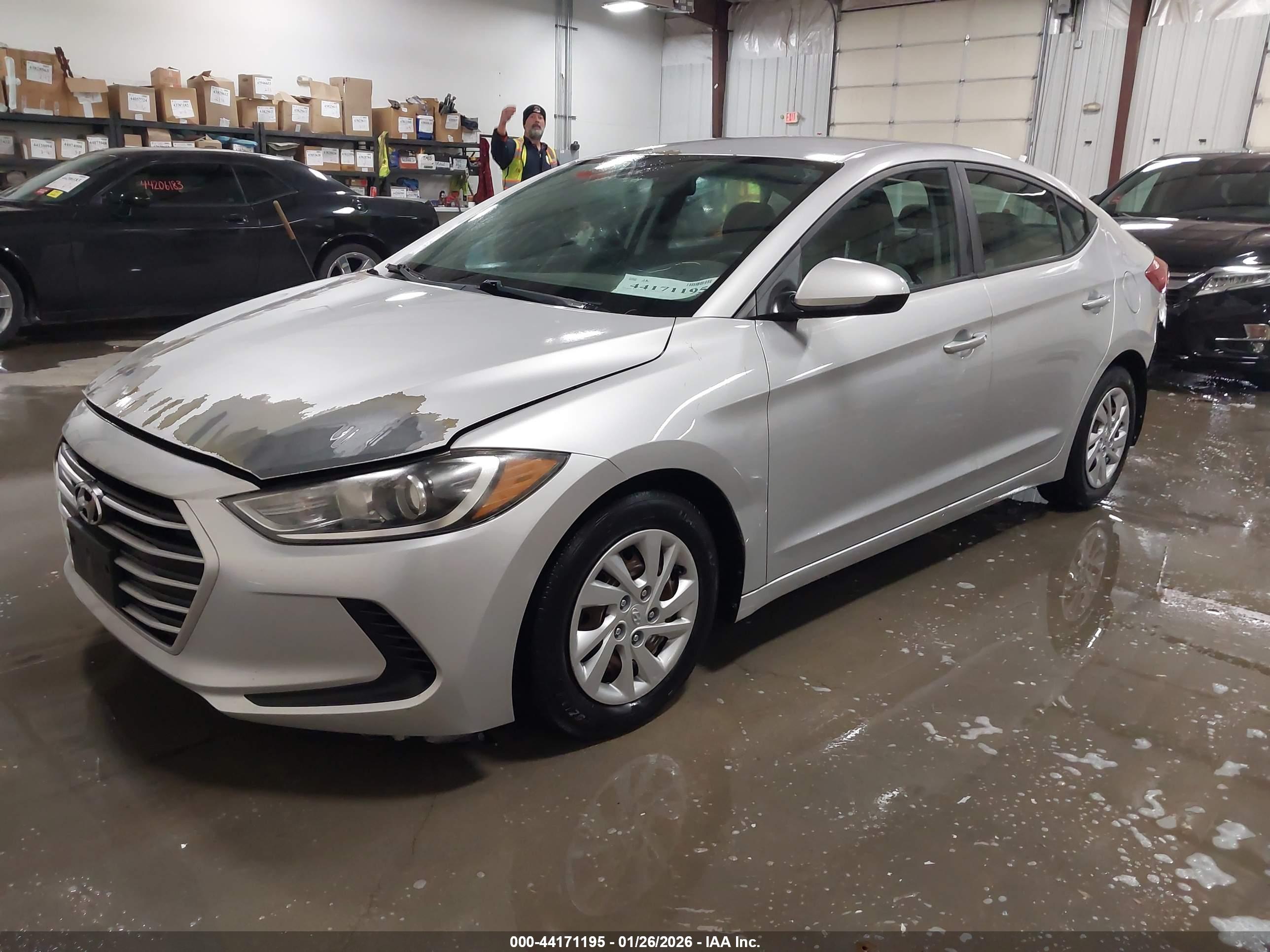 HYUNDAI ELANTRA image 2