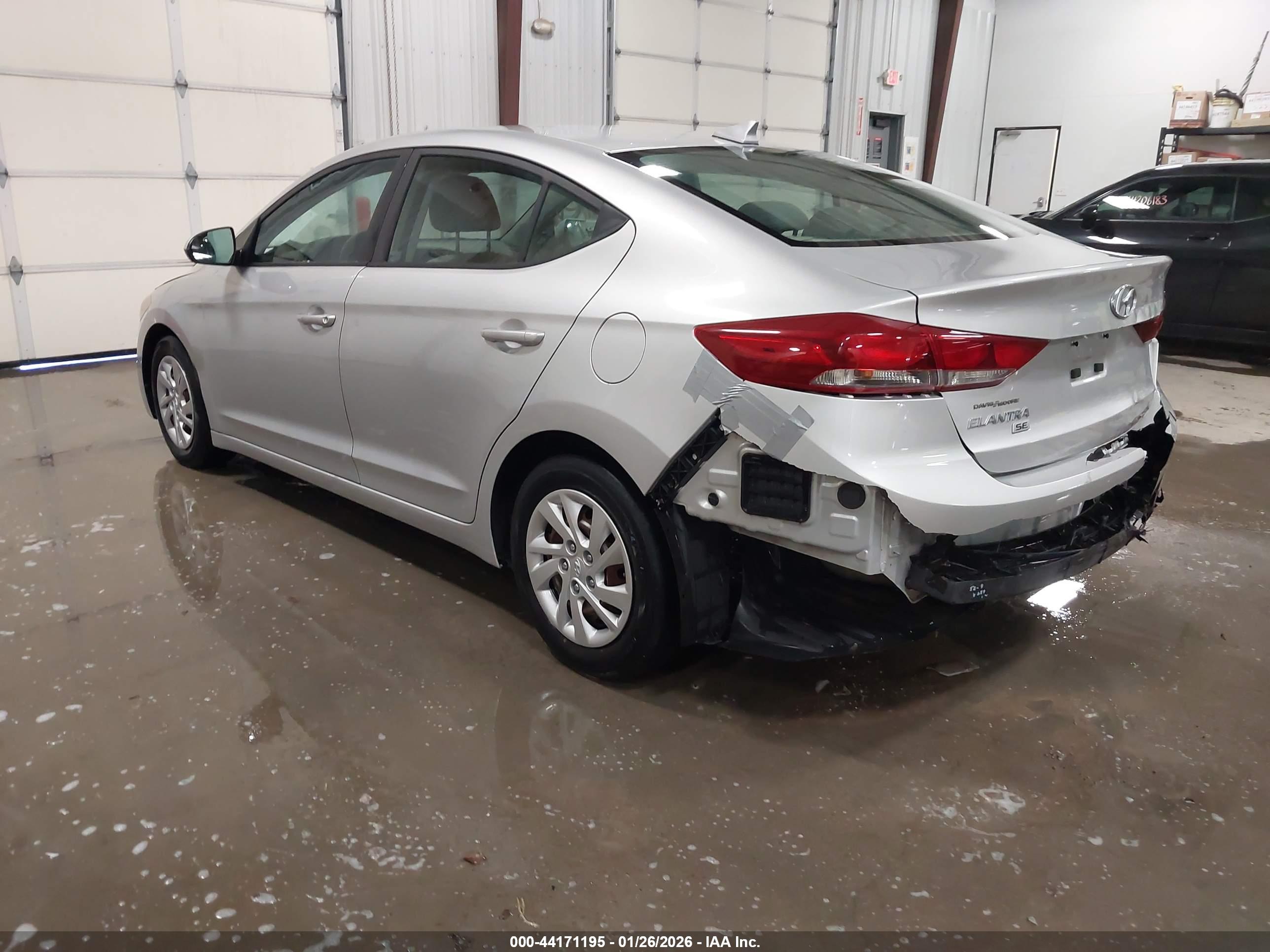 HYUNDAI ELANTRA image 3