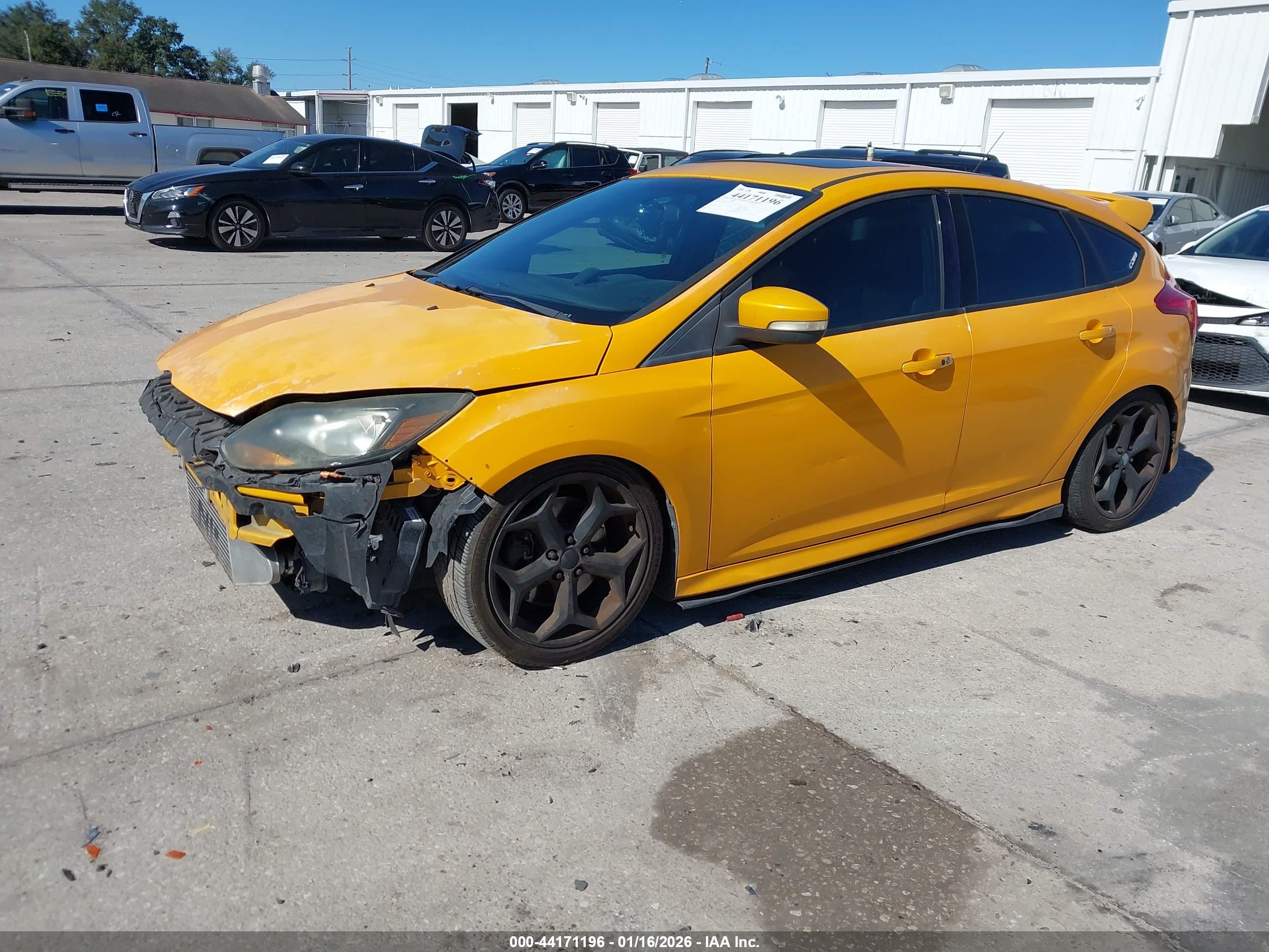FORD FOCUS image 2
