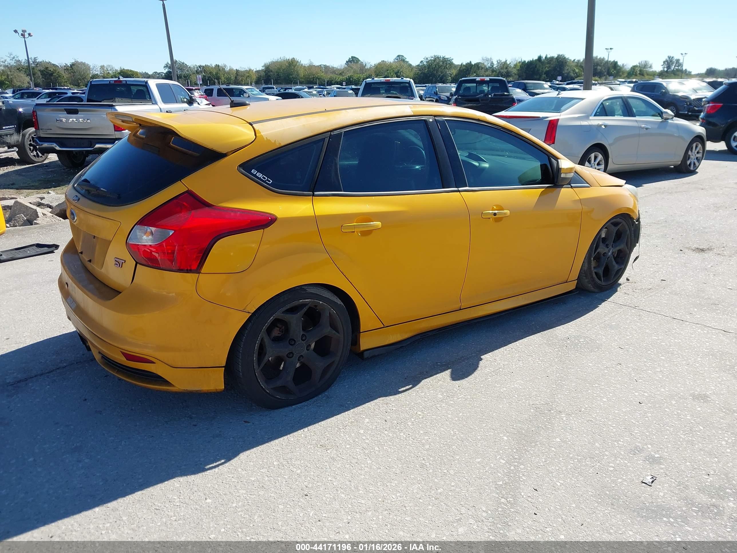 FORD FOCUS image 4