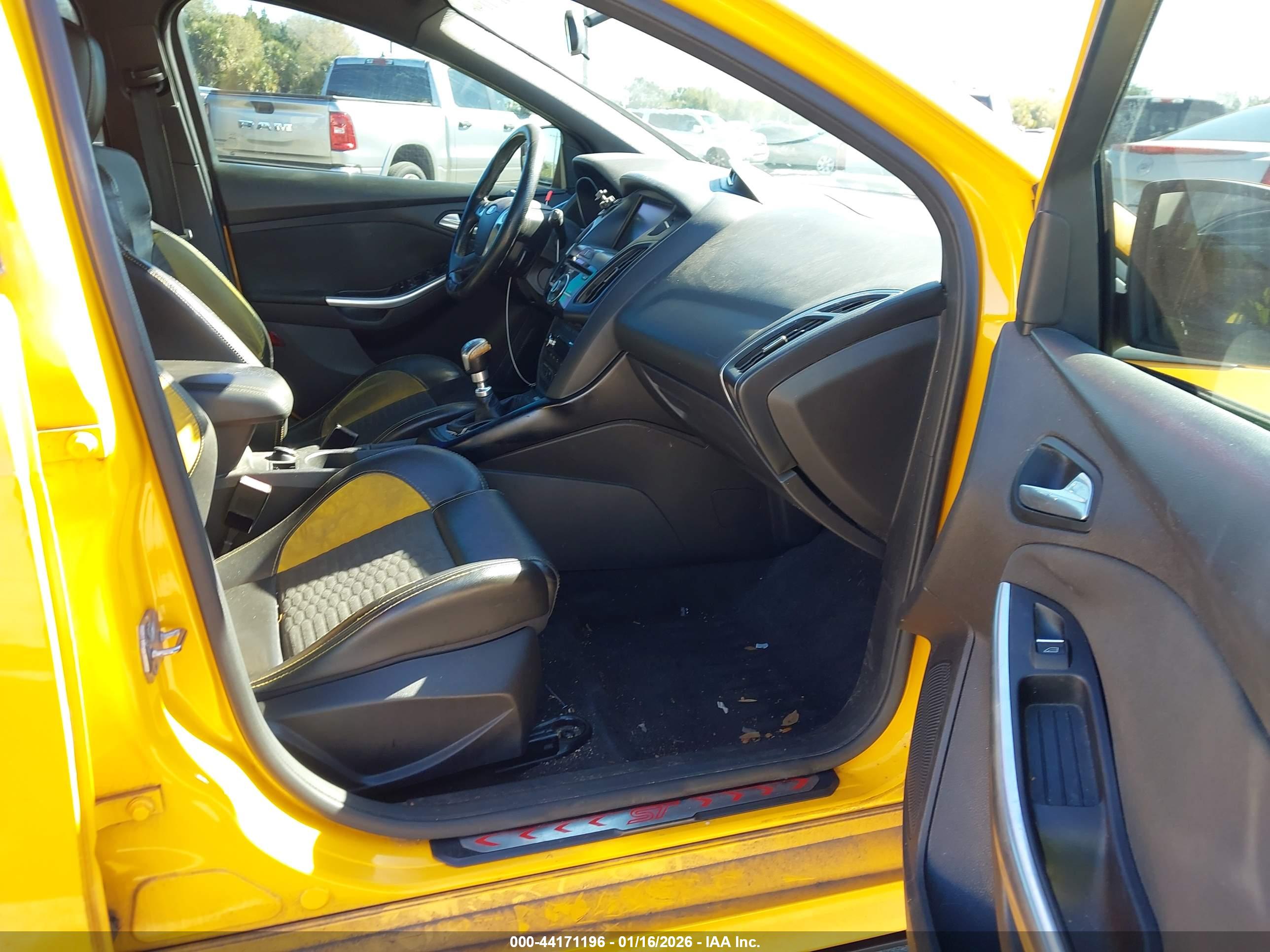 FORD FOCUS image 5