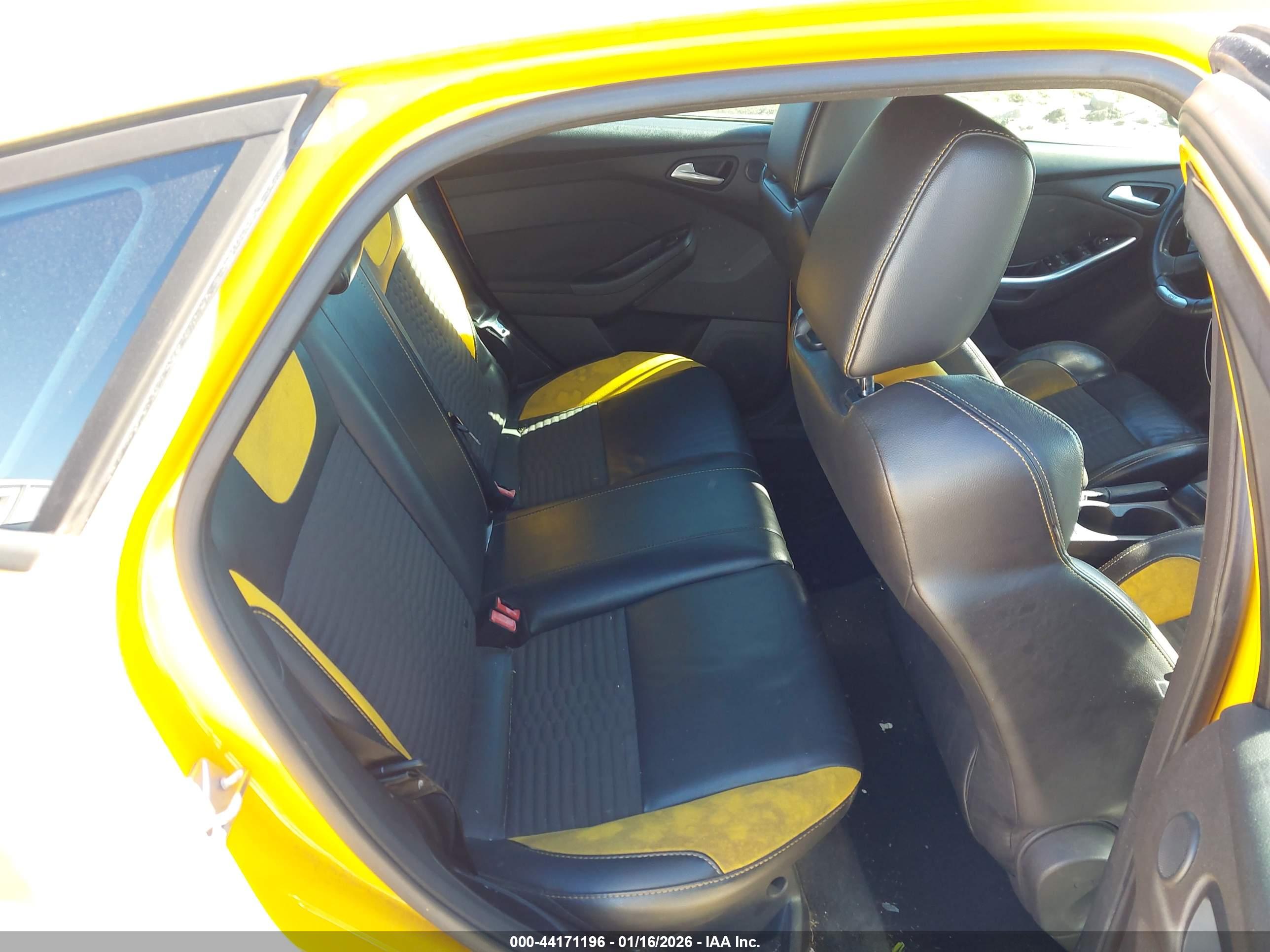FORD FOCUS image 8