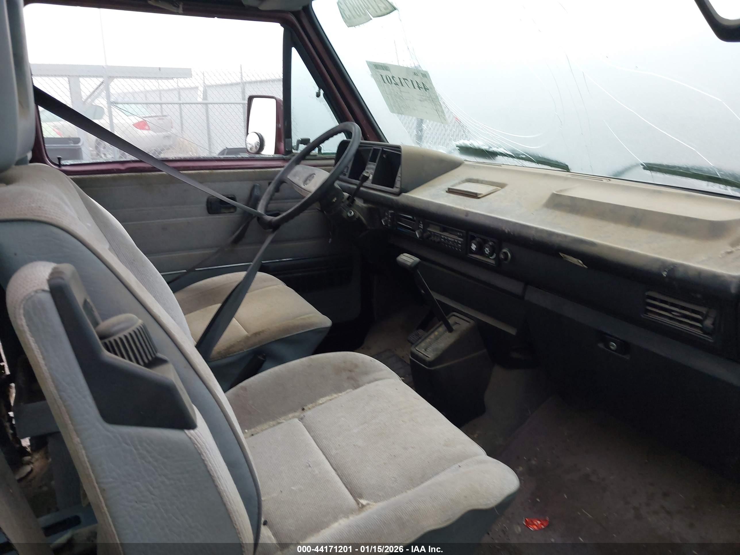 VOLKSWAGEN VANAGON image 5
