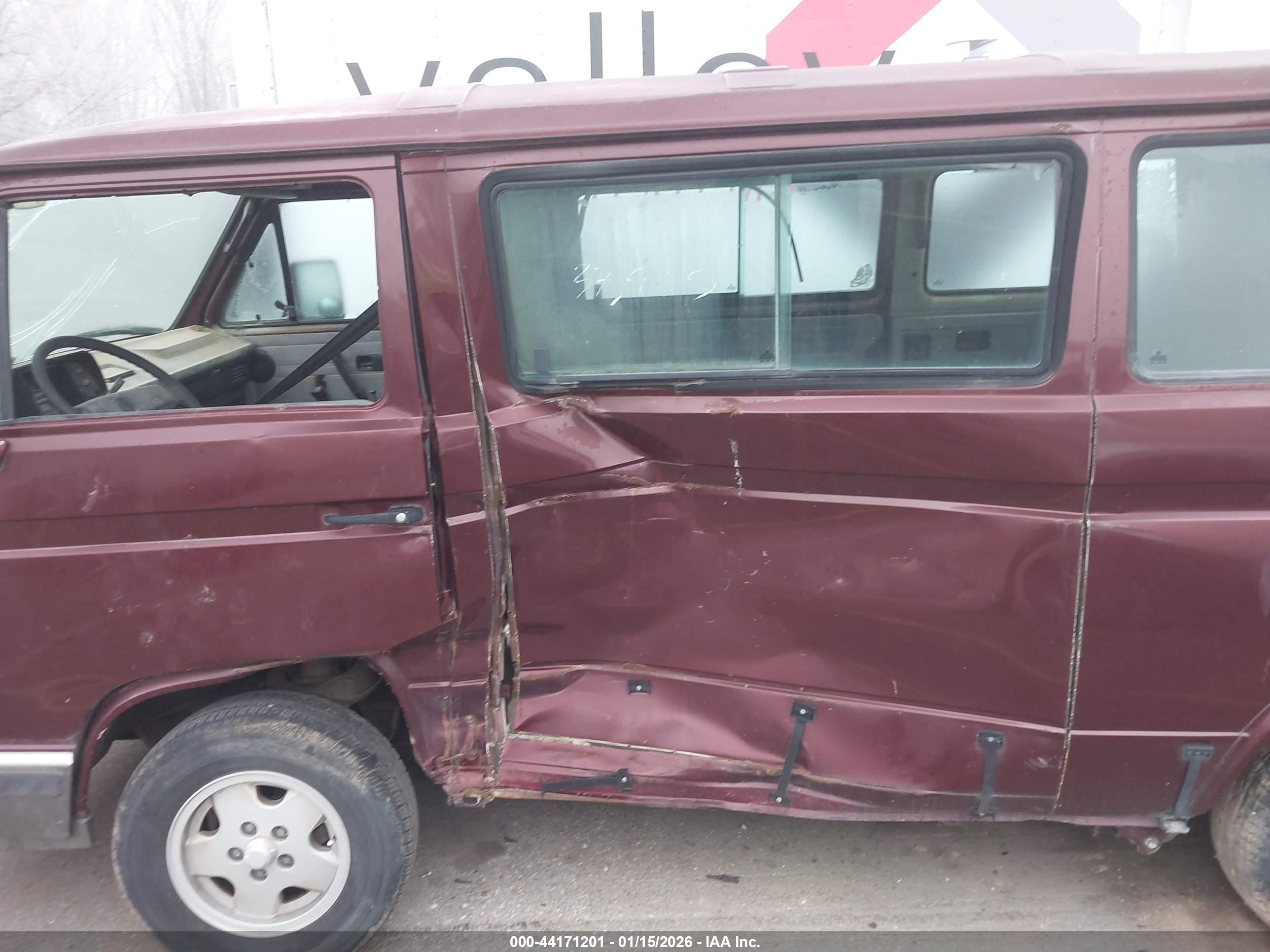 VOLKSWAGEN VANAGON image 6