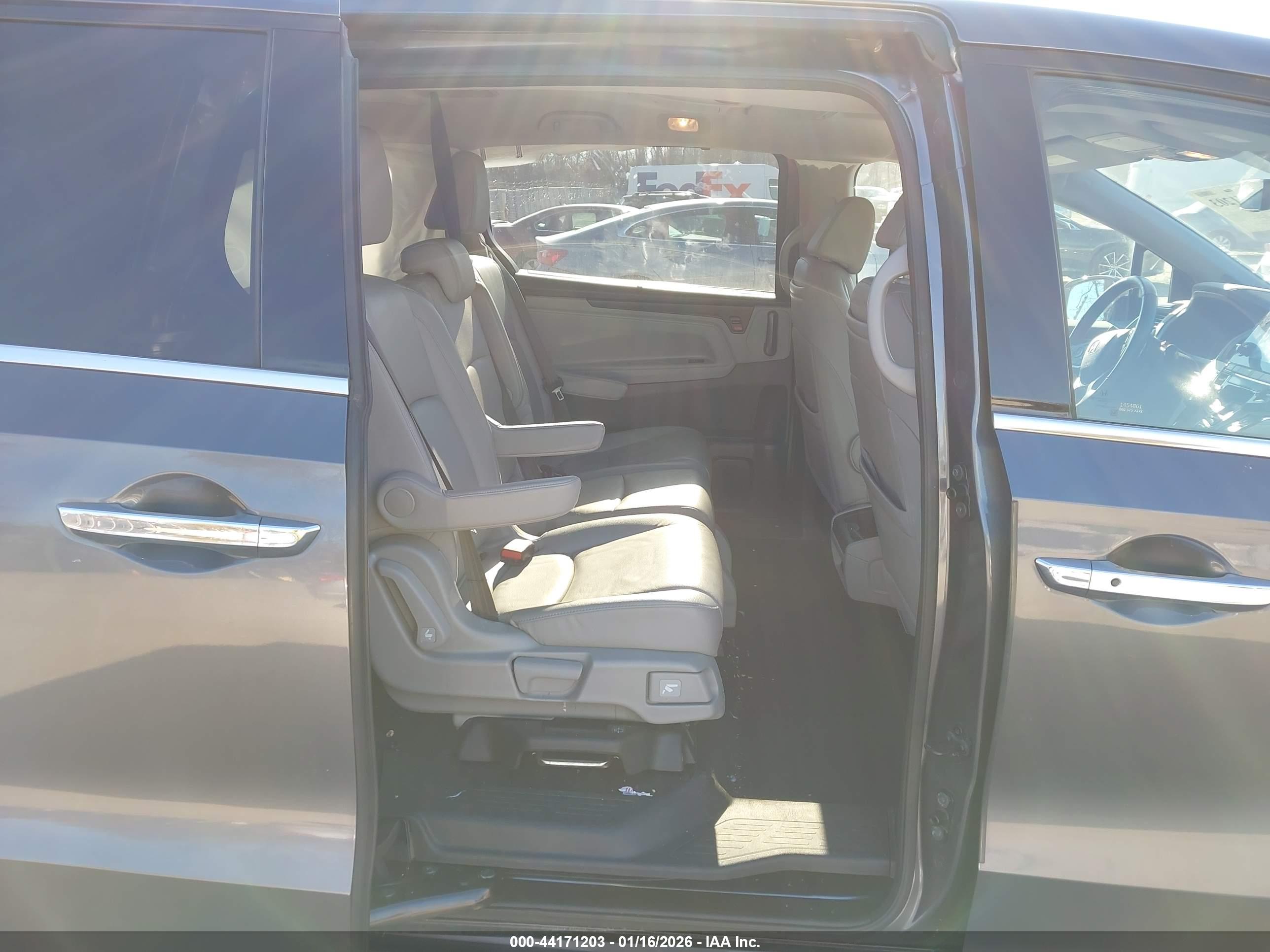 HONDA ODYSSEY image 8