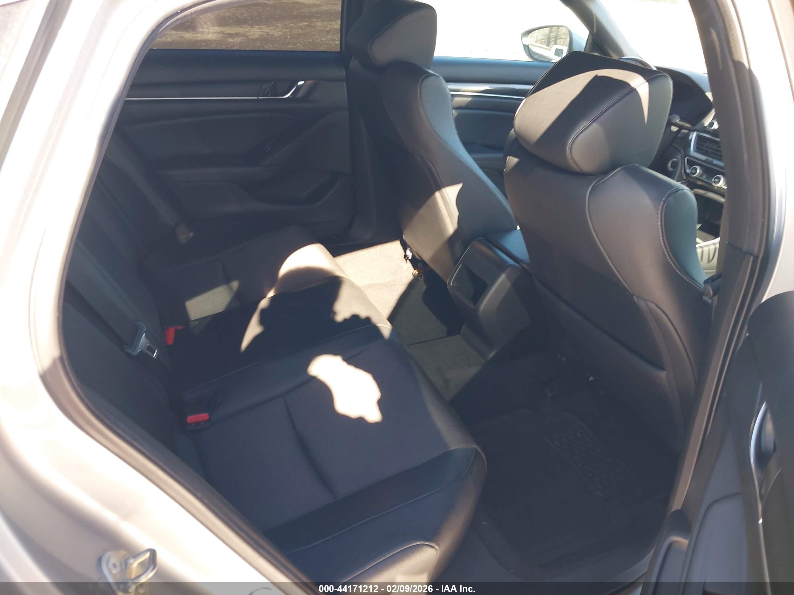 HONDA ACCORD image 8