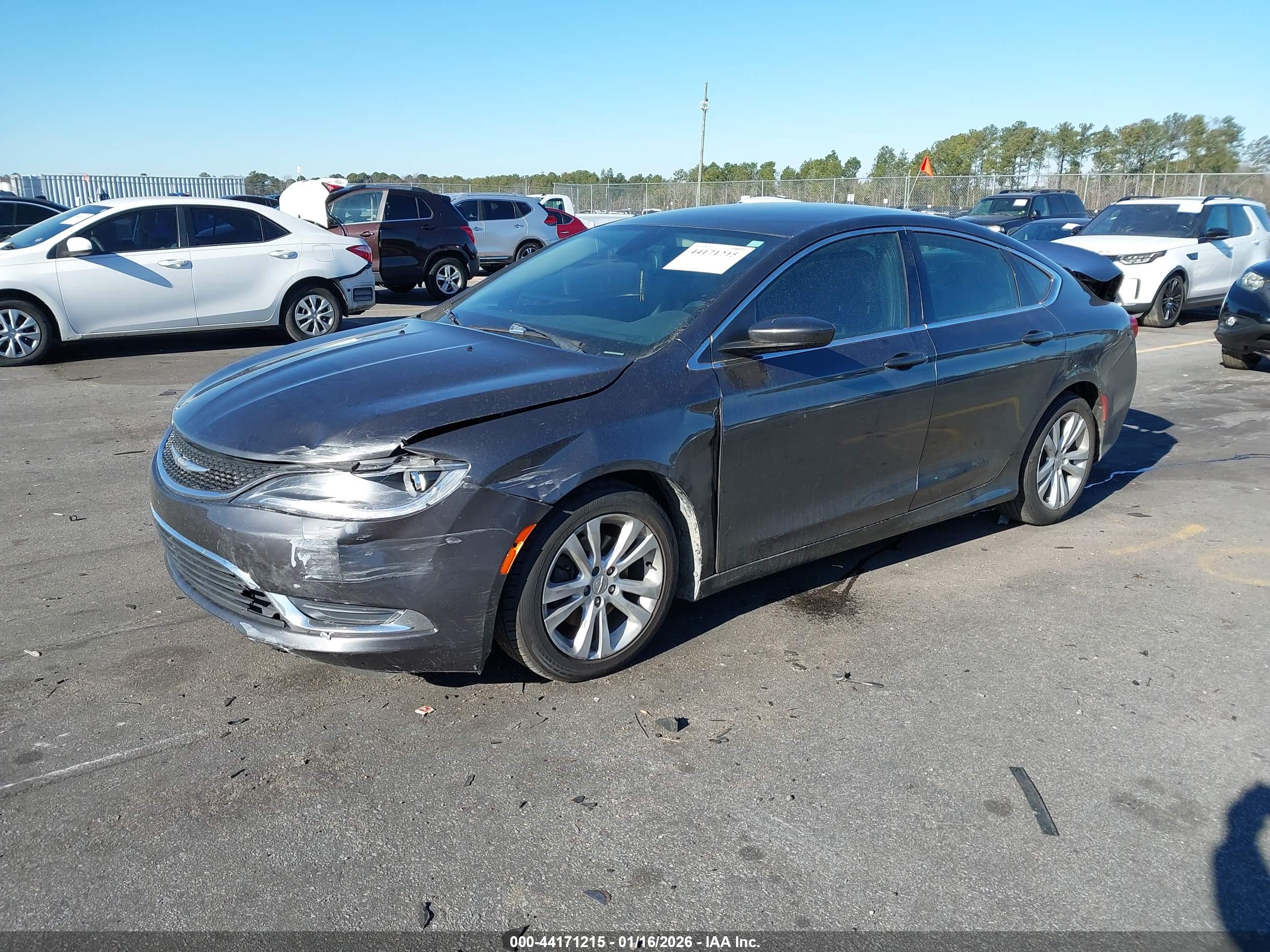CHRYSLER 200 image 2