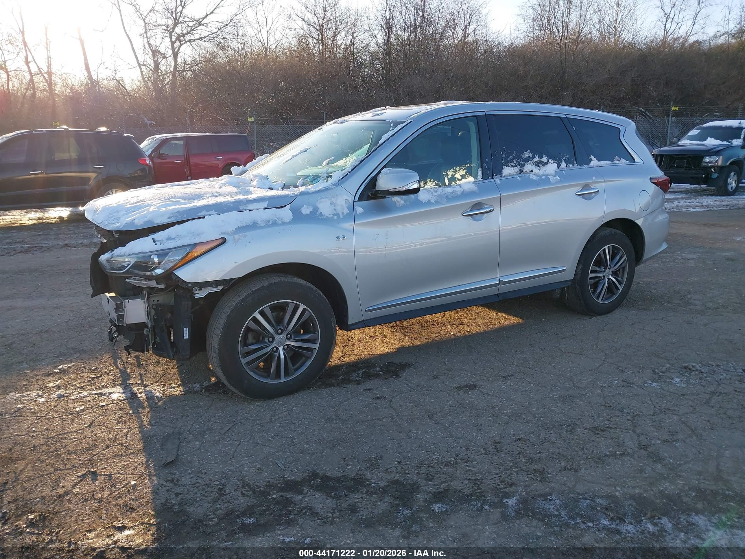 INFINITI QX60 image 2