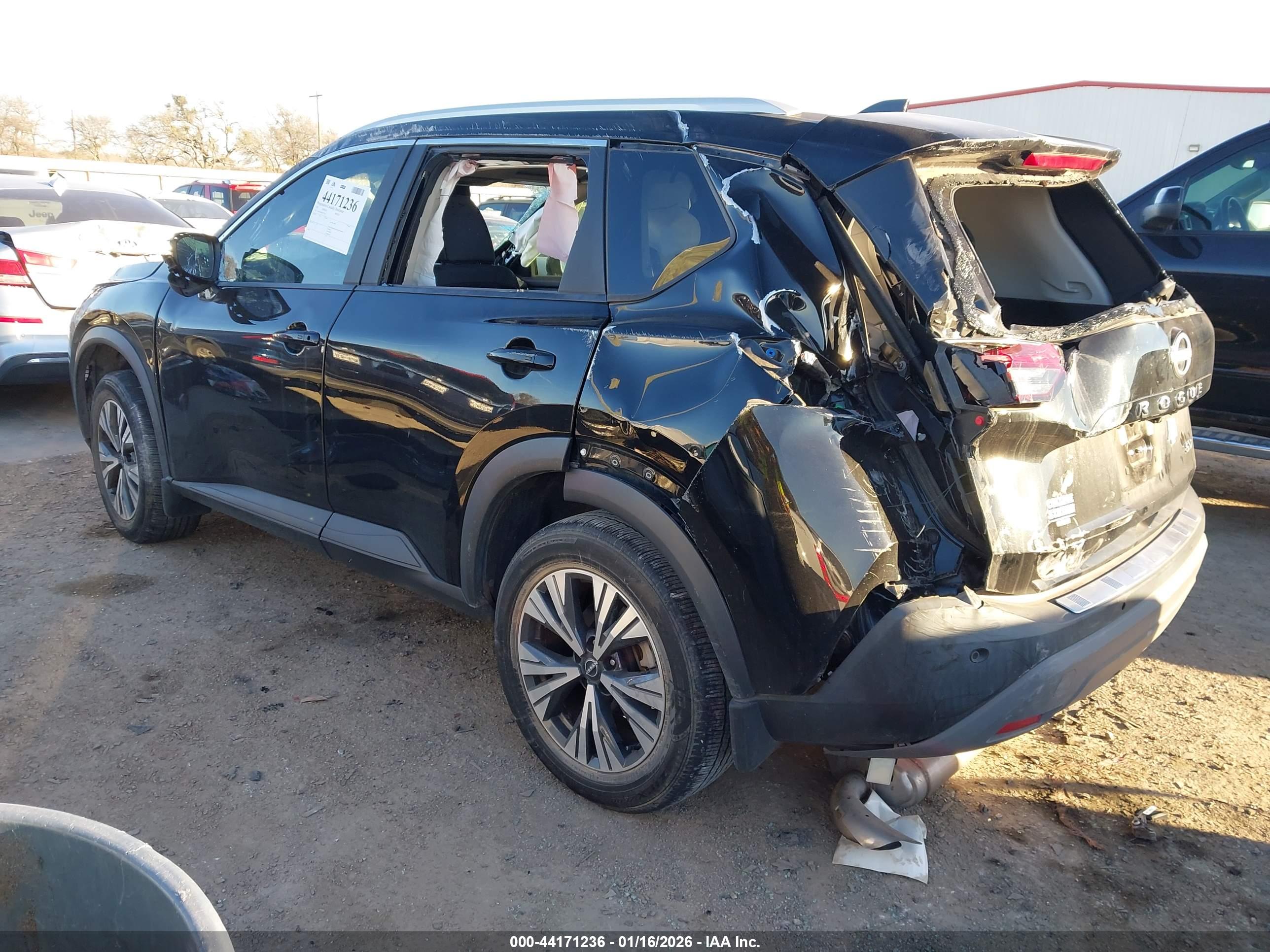 NISSAN ROGUE image 3