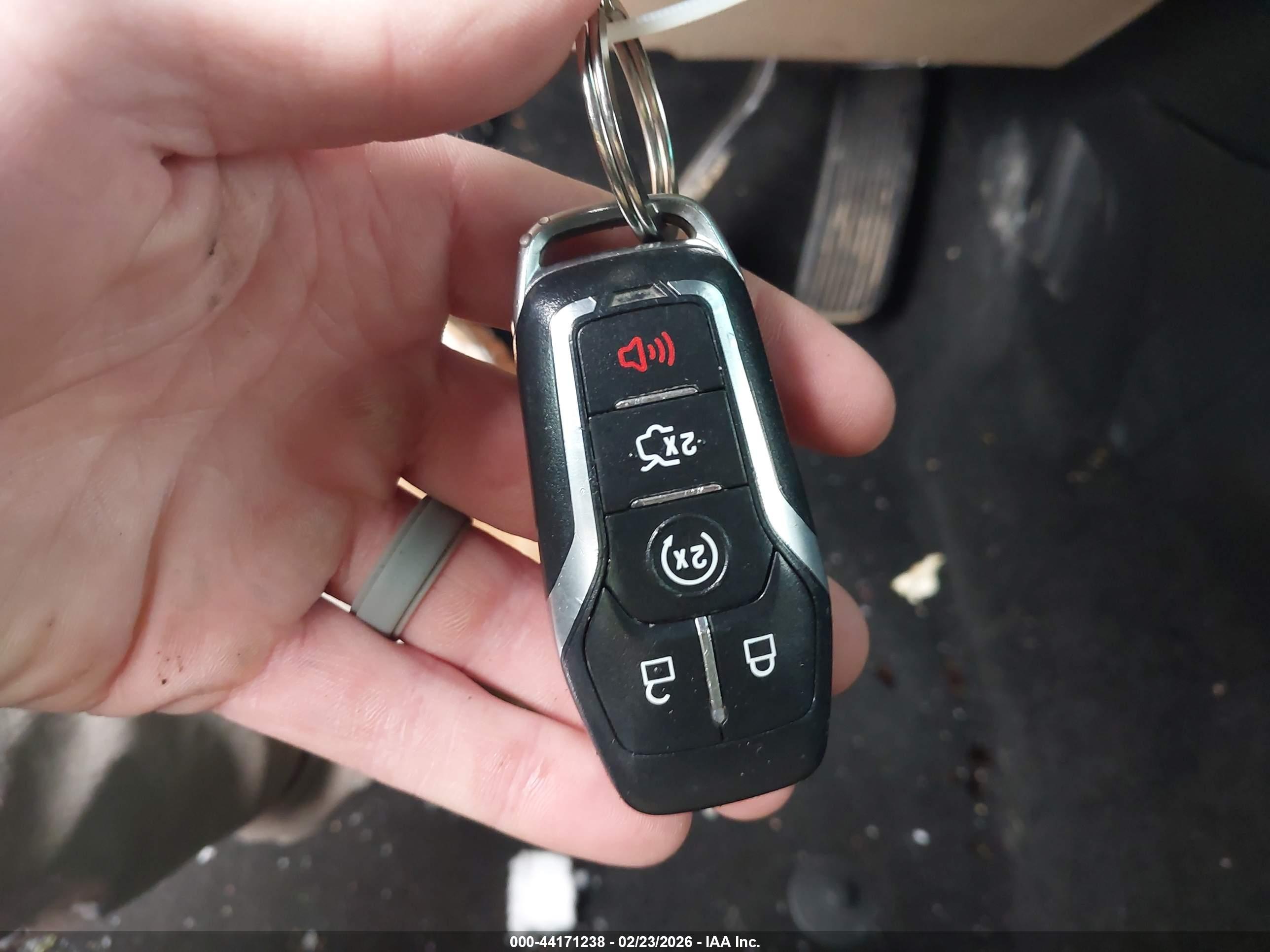 FORD EXPLORER image 11