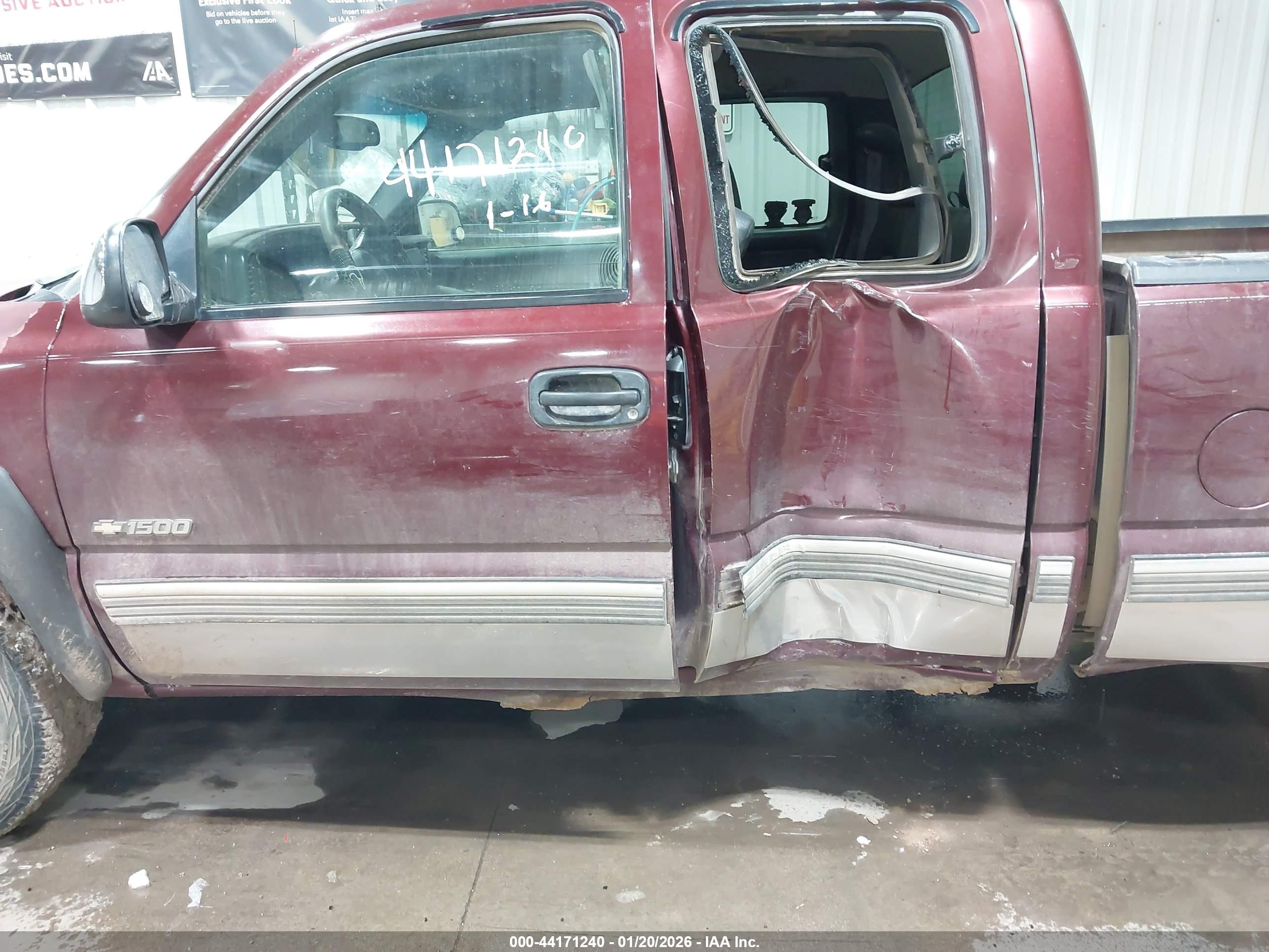 CHEVROLET SILVERADO image 6