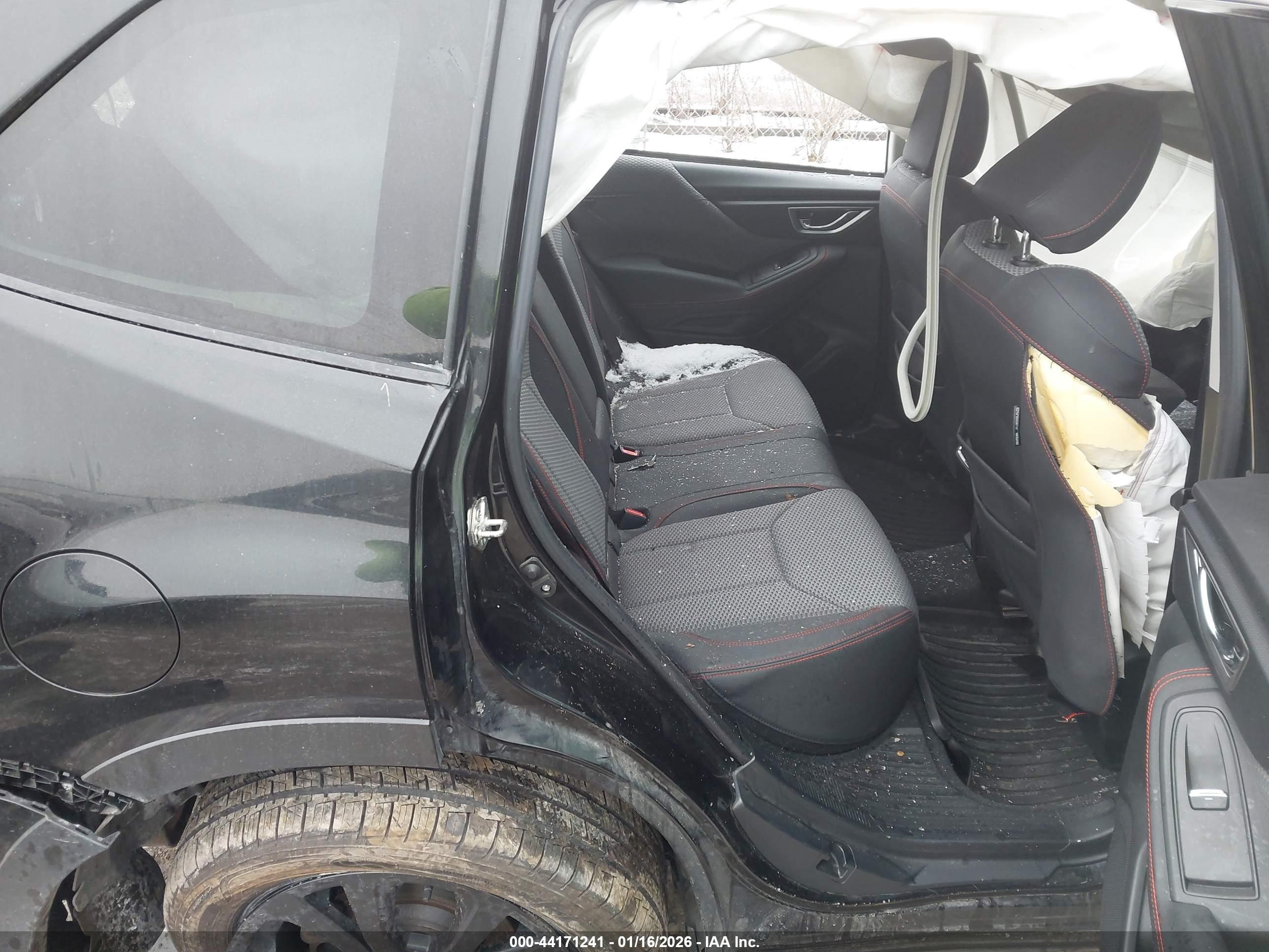 SUBARU FORESTER image 8