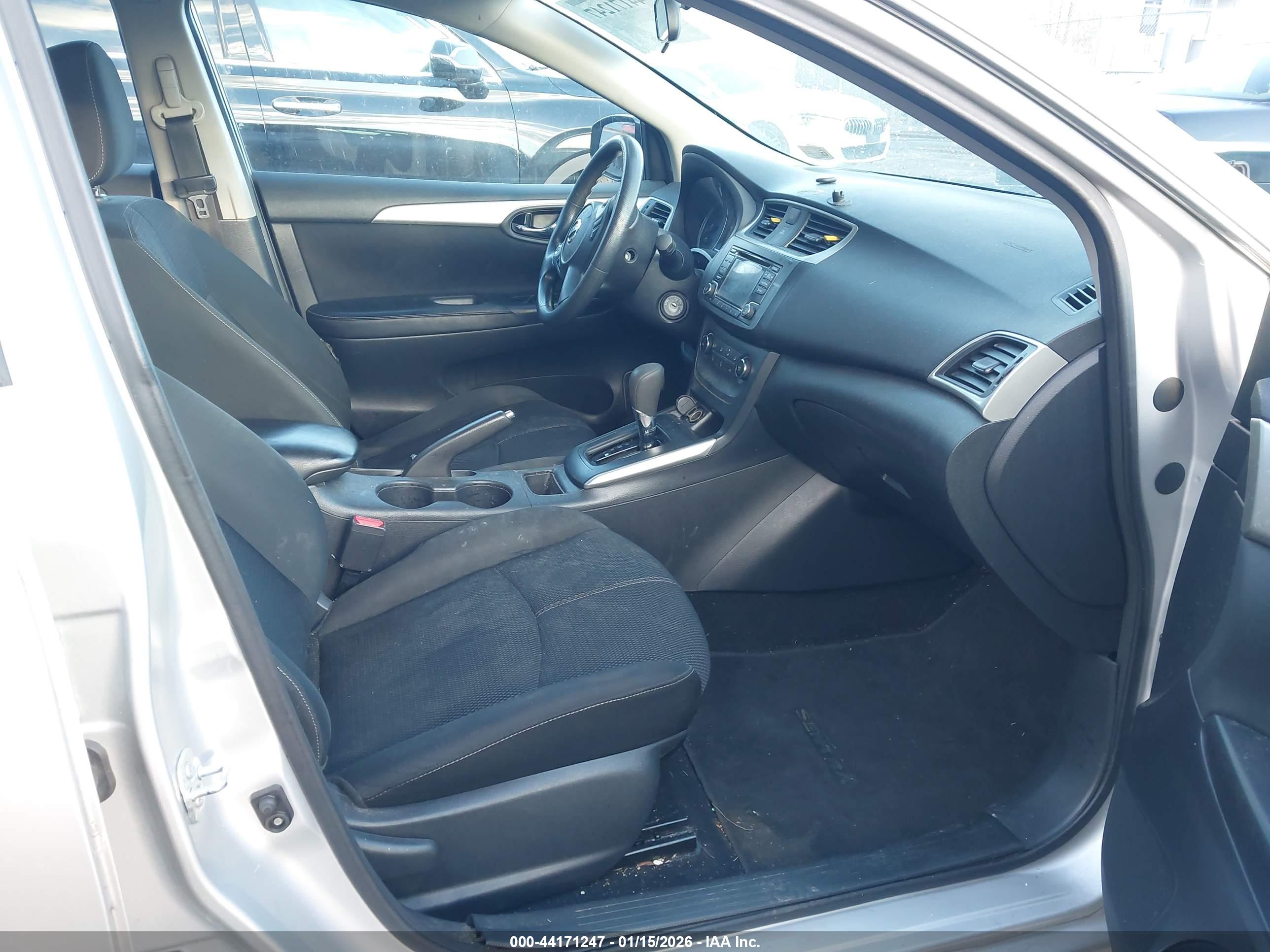 NISSAN SENTRA image 5