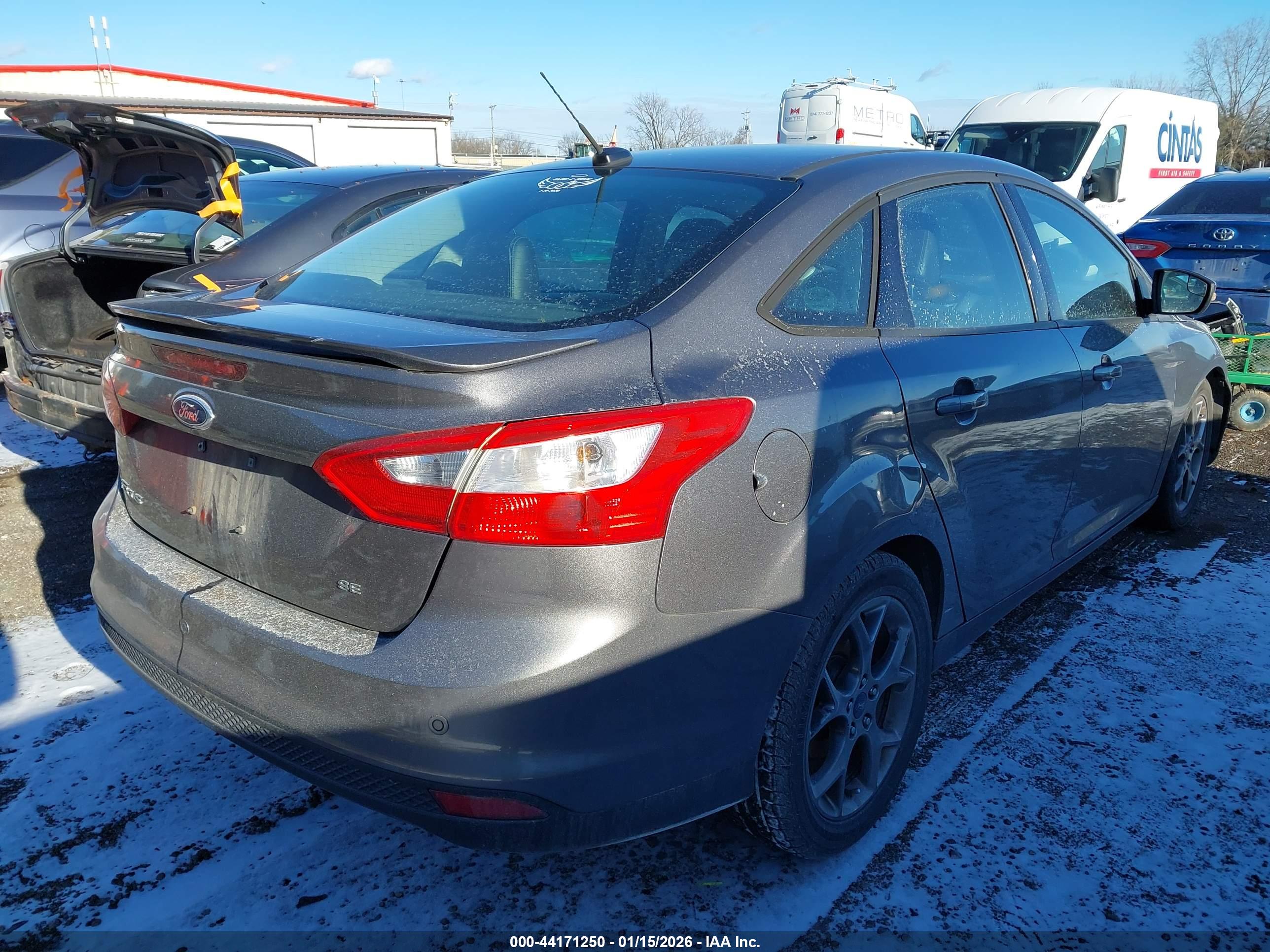 FORD FOCUS image 4